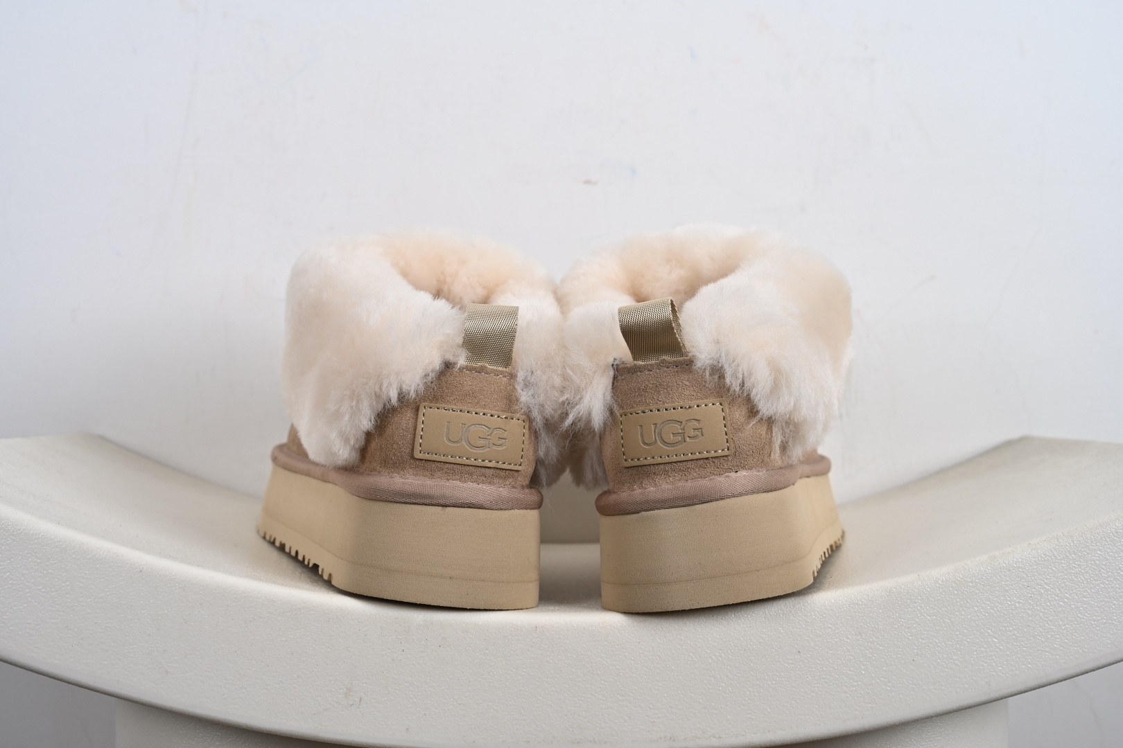 180 官方经典款 羊皮毛一体雪地靴-Chinese UA Cheap High Quatity Brand Clothes Bags handbags Sneakers wholesale wholesaler seller from China Factory suppliers Fashion Clothing Shoes best Quality Beautiful Price 180 官方经典款 羊皮毛一体雪地靴