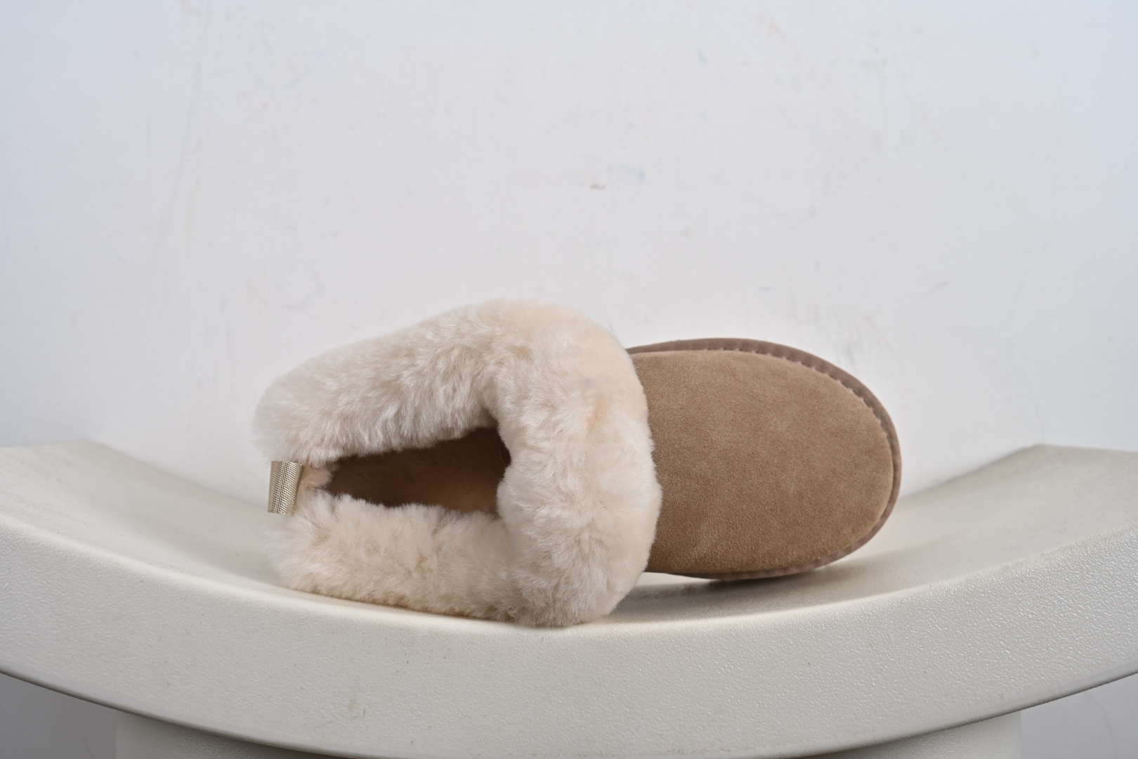 180 官方经典款 羊皮毛一体雪地靴-Chinese UA Cheap High Quatity Brand Clothes Bags handbags Sneakers wholesale wholesaler seller from China Factory suppliers Fashion Clothing Shoes best Quality Beautiful Price 180 官方经典款 羊皮毛一体雪地靴