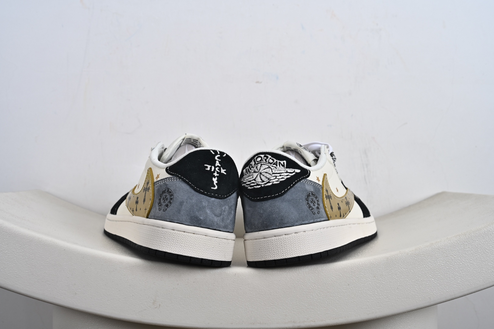 高端定制Air Jordan 1 Low LOW SP AJ1 乔1 倒钩联名款 低帮复古篮球鞋 HS8068-064-莆田鞋,莆田鞋货源,高仿鞋,高仿鞋货源,安福档口,莆田高仿鞋,莆田鞋批发,高仿鞋批发,莆田高仿运动鞋,高仿运动鞋,莆田运动鞋 高端定制Air Jordan 1 Low LOW SP AJ1 乔1 倒钩联名款 低帮复古篮球鞋 HS8068-064