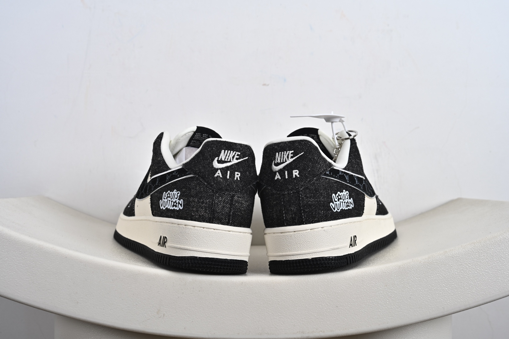 Louis Vuitton x NIke Air Force 1 米黑牛仔 DX1888-097