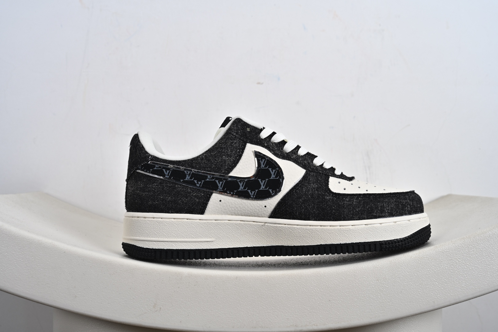 Louis Vuitton x NIke Air Force 1 米黑牛仔 DX1888-097