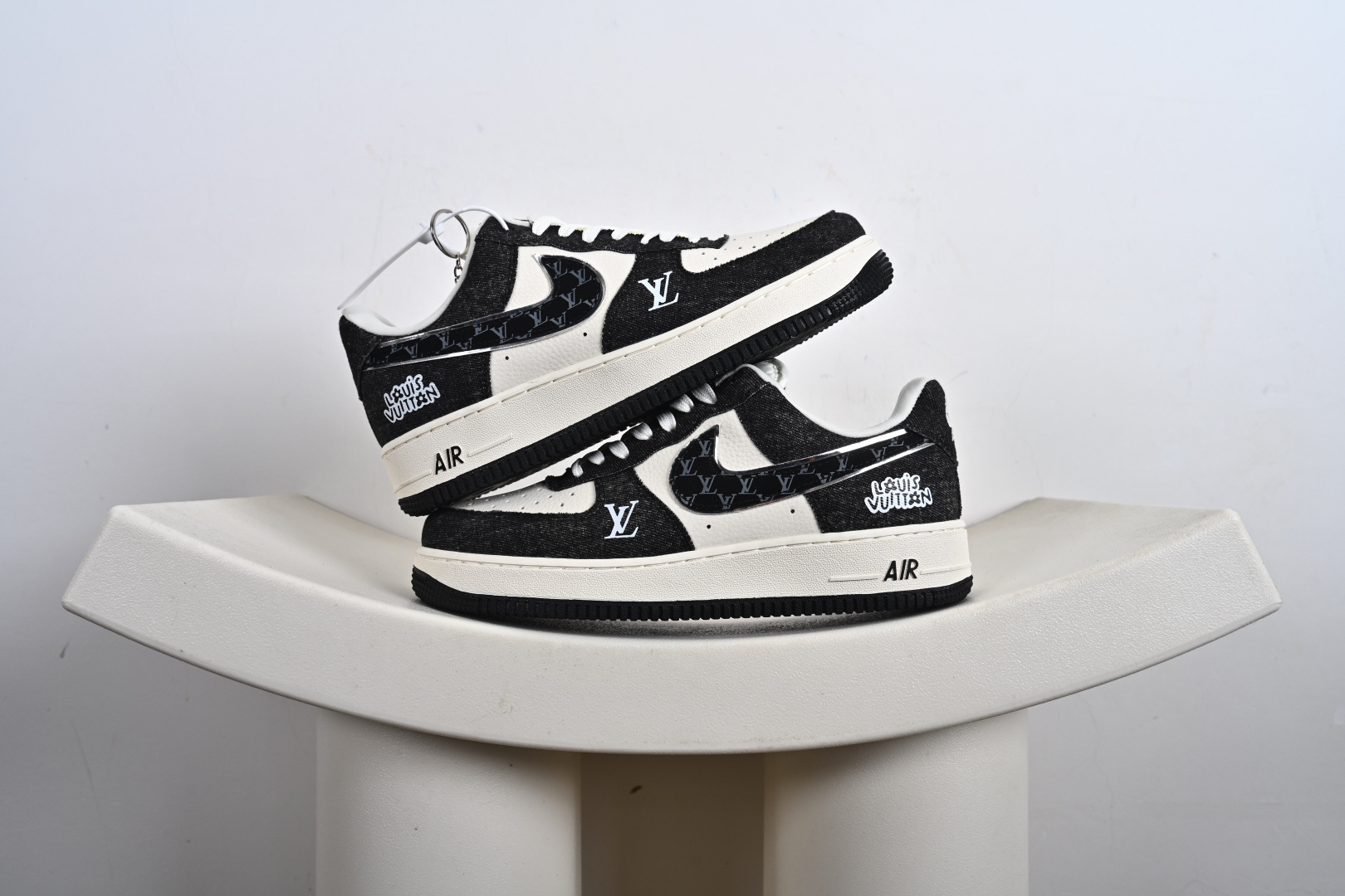 Louis Vuitton x NIke Air Force 1 米黑牛仔 DX1888-097