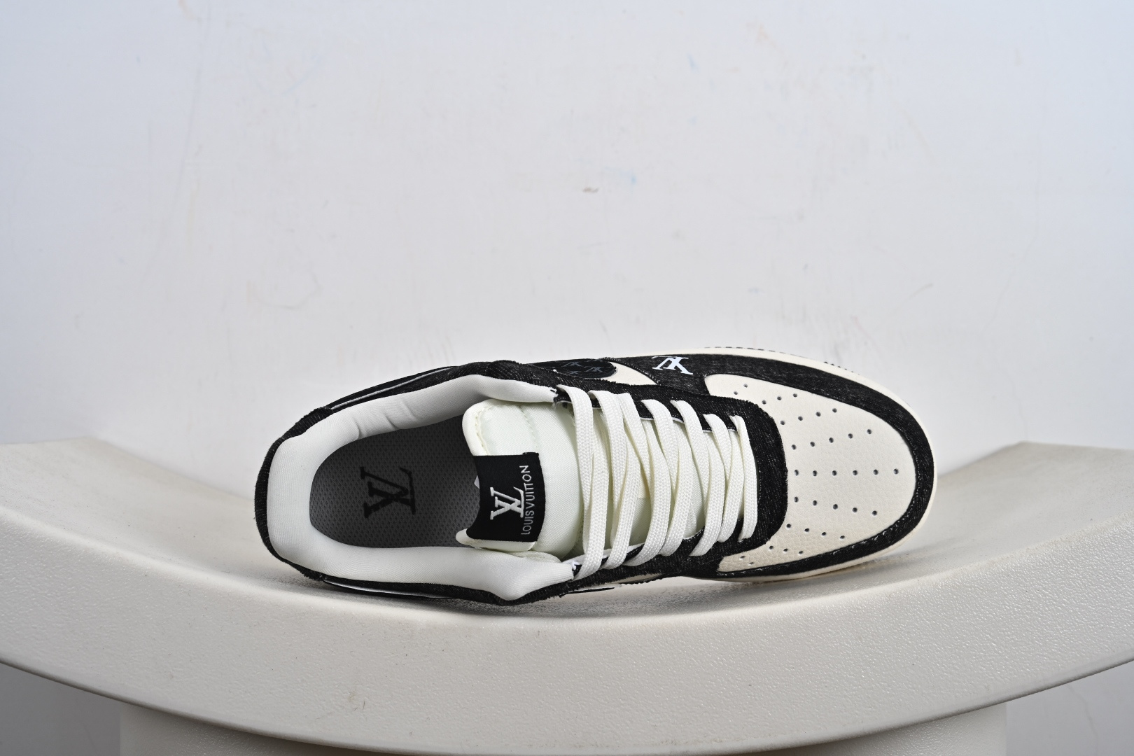 Louis Vuitton x NIke Air Force 1 米黑牛仔 DX1888-097