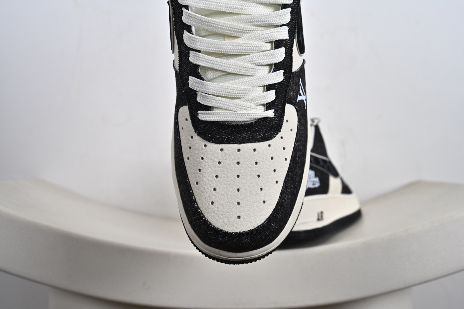Louis Vuitton x NIke Air Force 1 米黑牛仔 DX1888-097