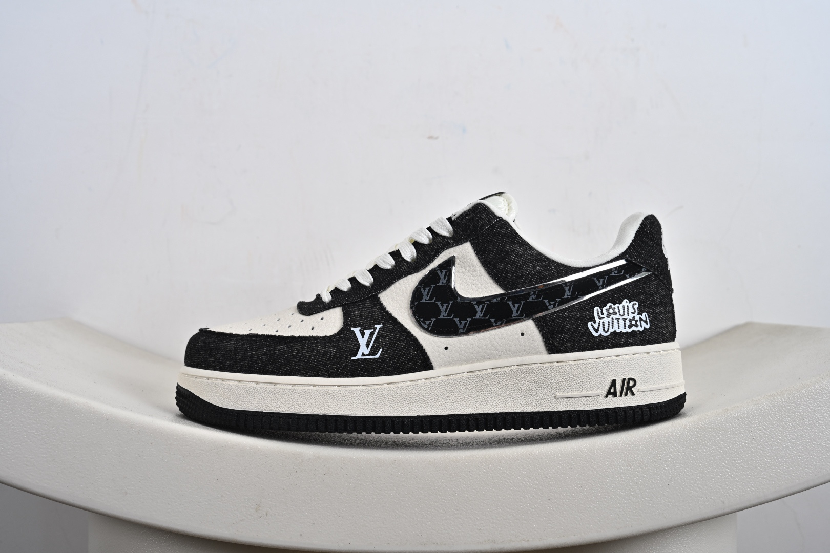 Louis Vuitton x NIke Air Force 1 米黑牛仔 DX1888-097
