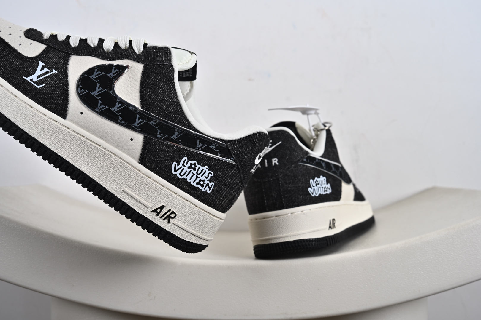 Louis Vuitton x NIke Air Force 1 米黑牛仔 DX1888-097
