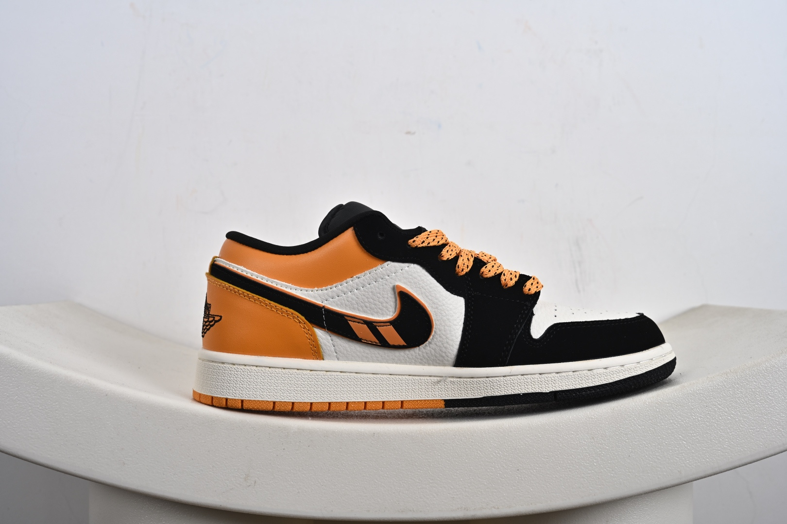 Air Jordan 1 Low x Hermes 乔丹1代低帮爱马仕联名黑白黄小勾 LJ8888-004