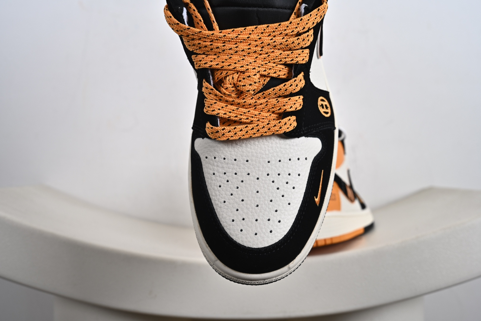 Air Jordan 1 Low x Hermes 乔丹1代低帮爱马仕联名黑白黄小勾 LJ8888-004