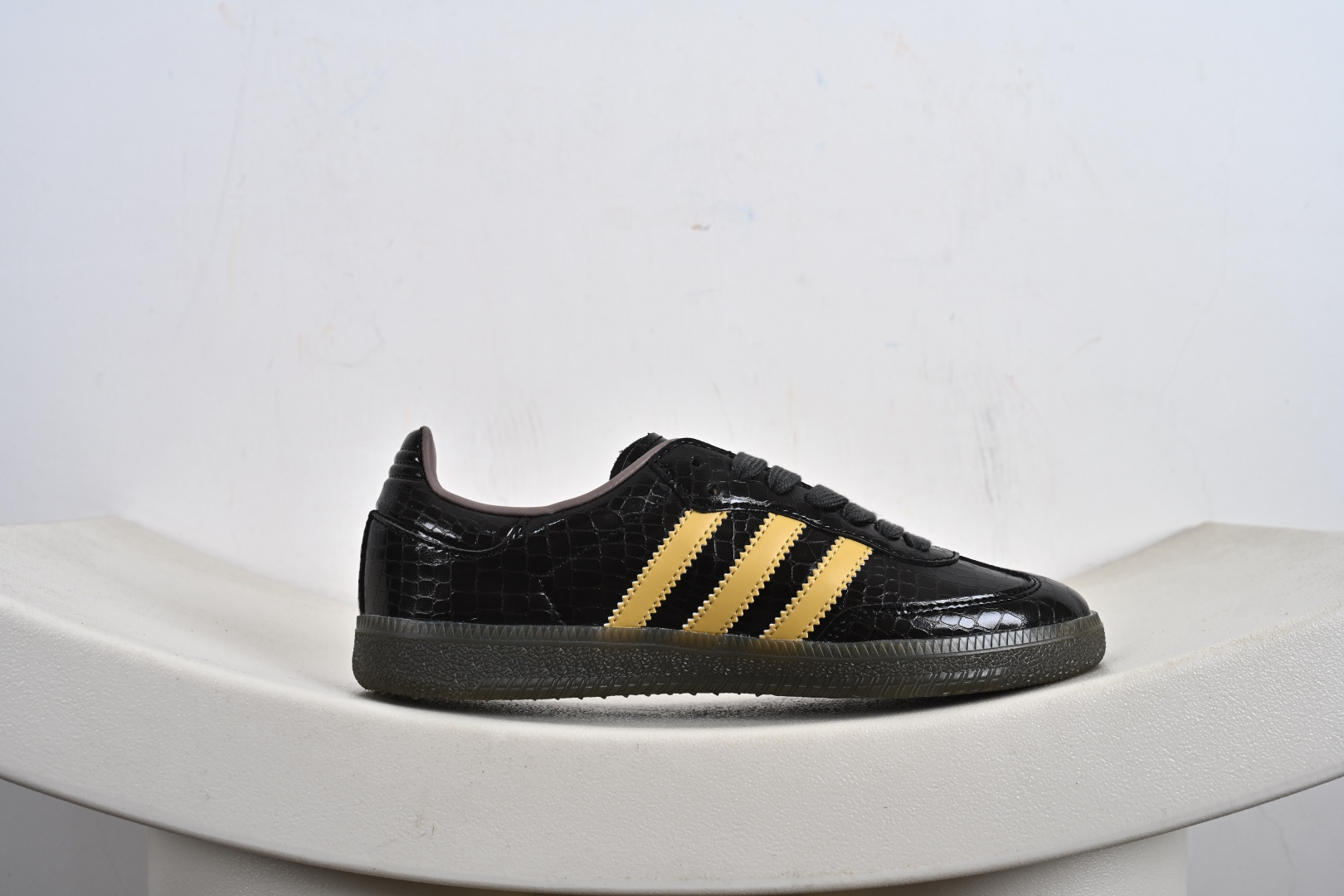 Adidas Originals Samba 桑巴舞系列 阿迪达斯 三叶草 绅士德训足球风百搭低帮休闲运动板鞋 KI6280