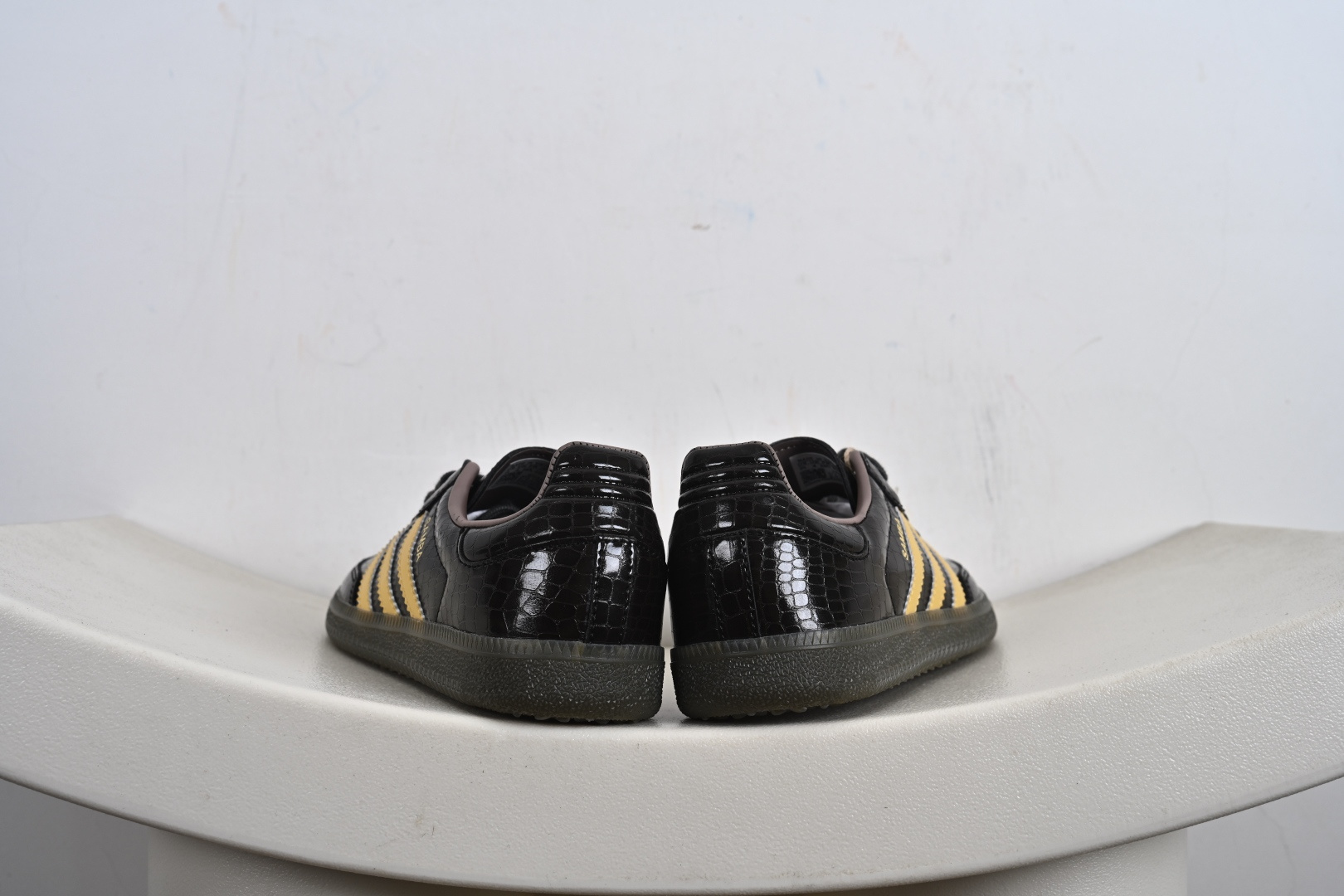 Adidas Originals Samba 桑巴舞系列 阿迪达斯 三叶草 绅士德训足球风百搭低帮休闲运动板鞋 KI6280