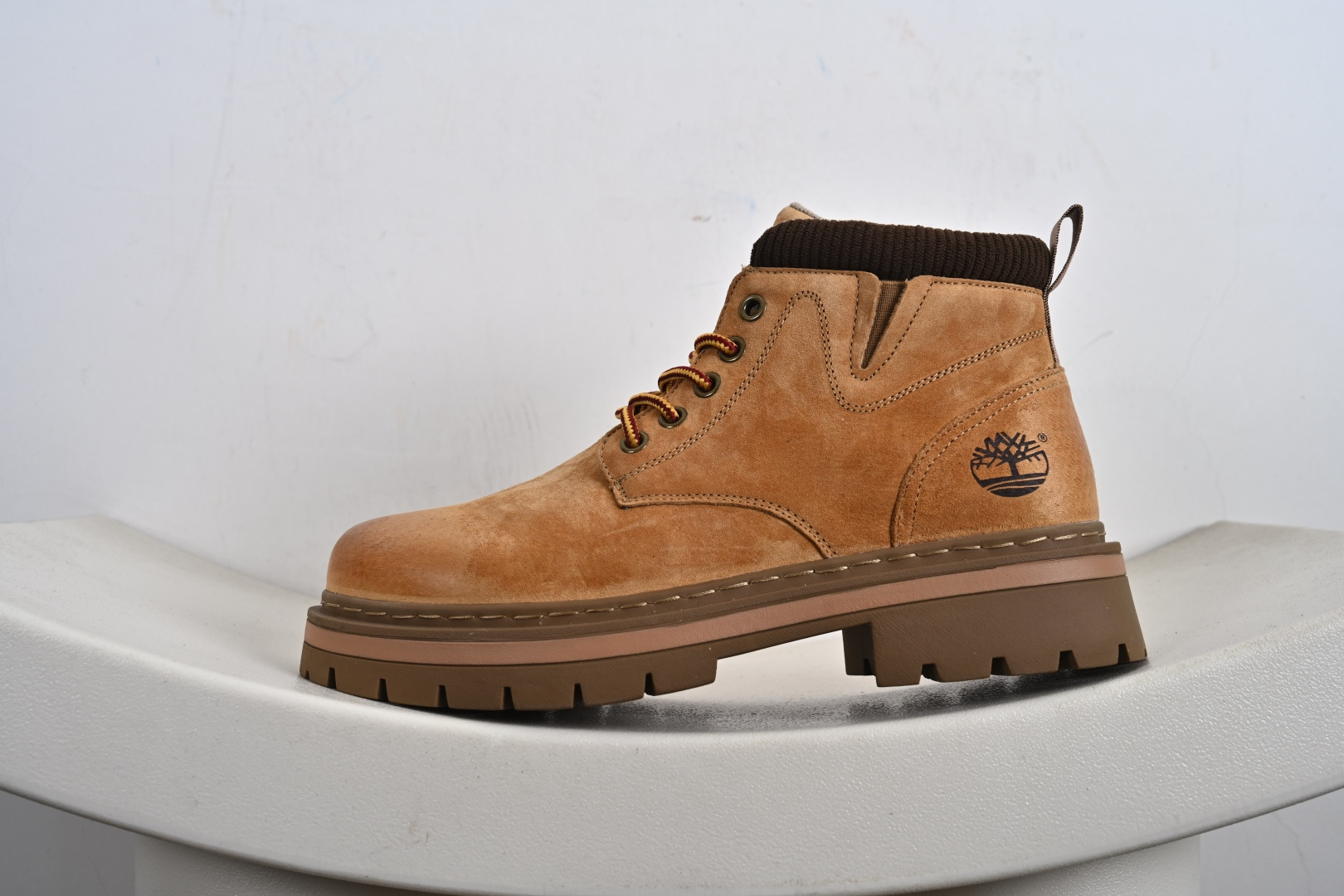 Timberland添柏岚/天伯伦 户外低帮休闲大黄靴系列 TB10078