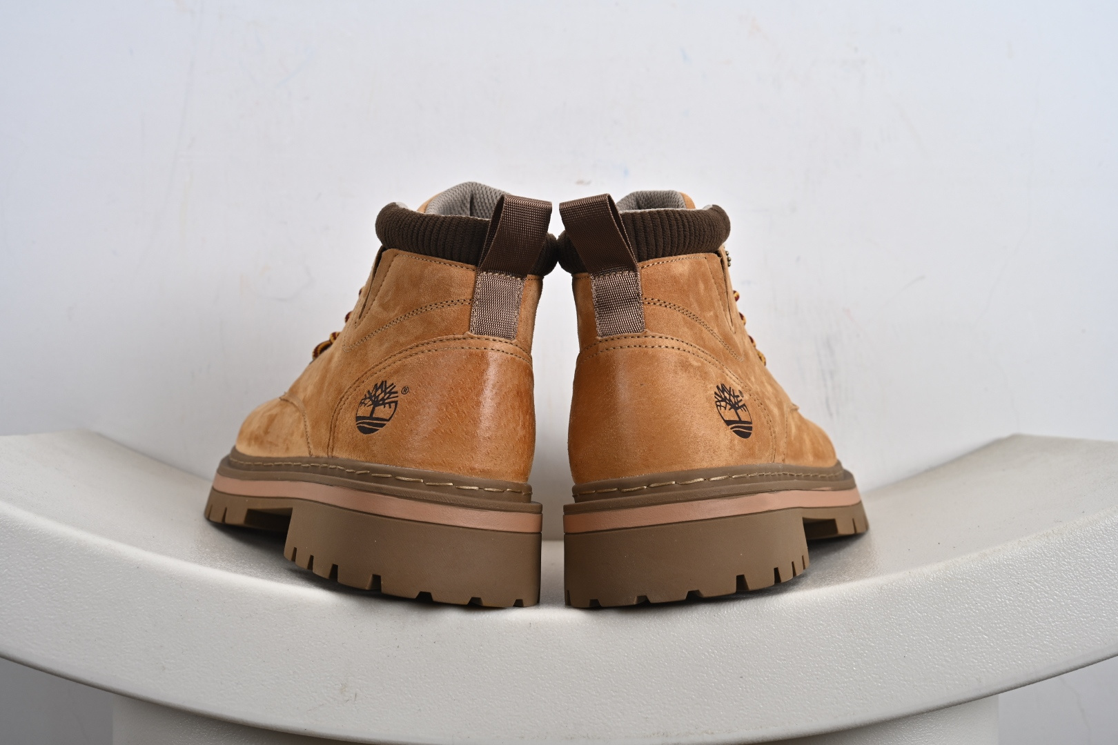 Timberland添柏岚/天伯伦 户外低帮休闲大黄靴系列 TB10078