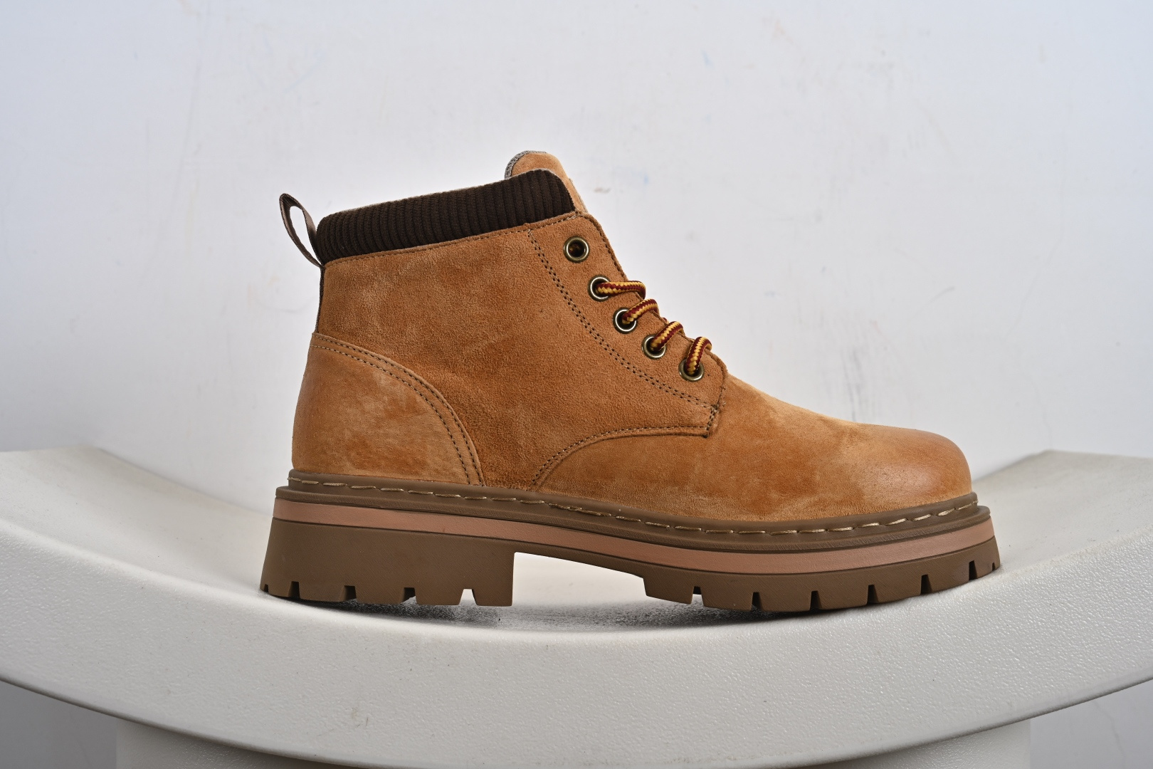 Timberland添柏岚/天伯伦 户外低帮休闲大黄靴系列 TB10078