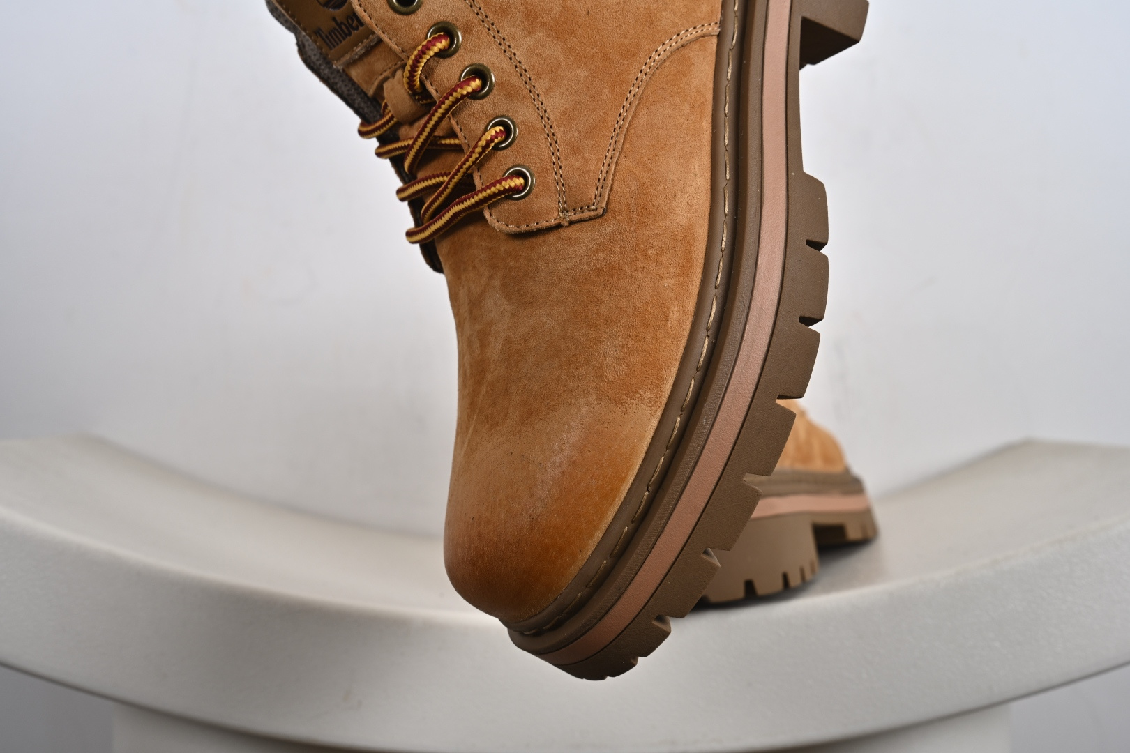Timberland添柏岚/天伯伦 户外低帮休闲大黄靴系列 TB10078