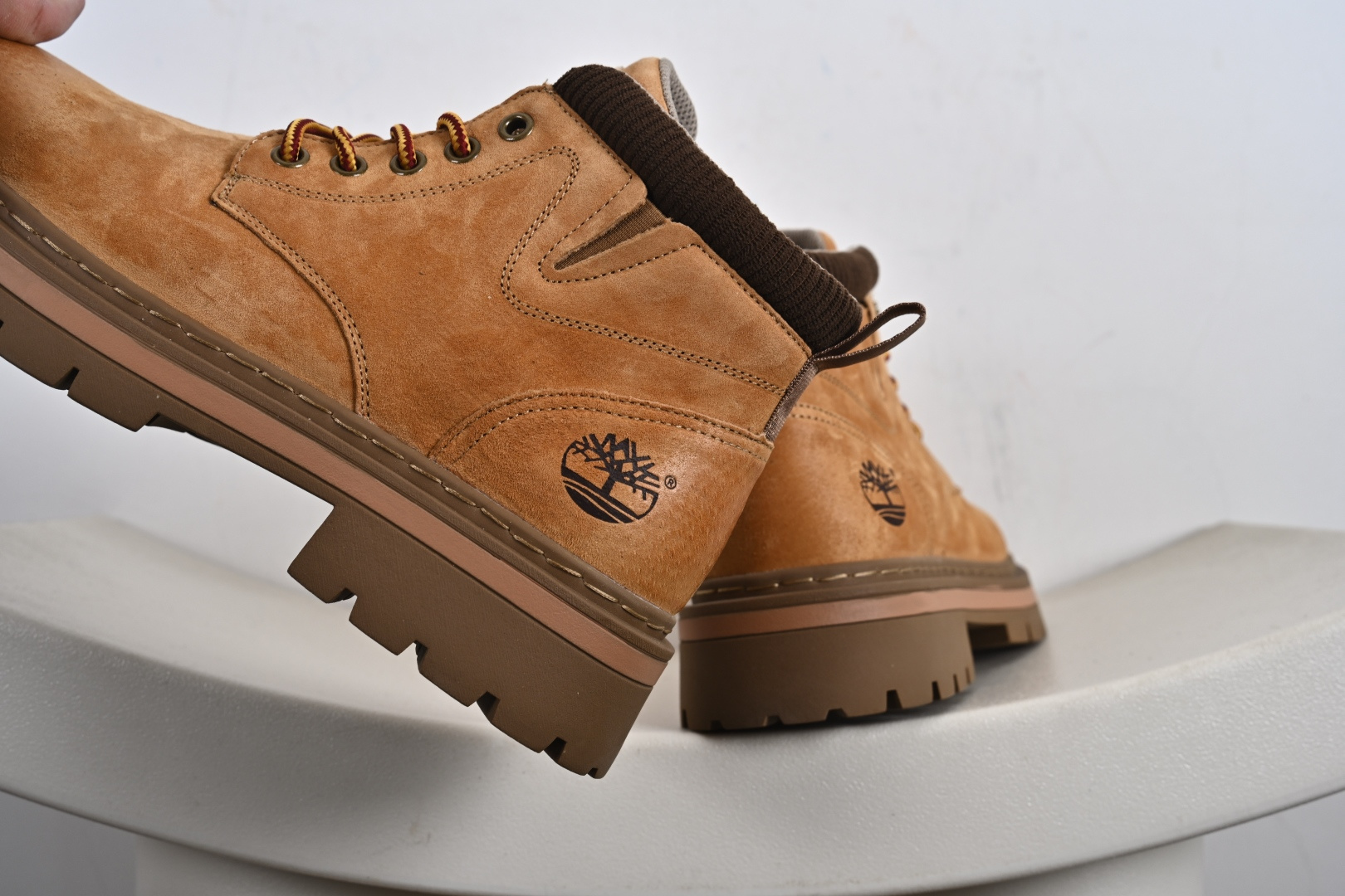 Timberland添柏岚/天伯伦 户外低帮休闲大黄靴系列 TB10078