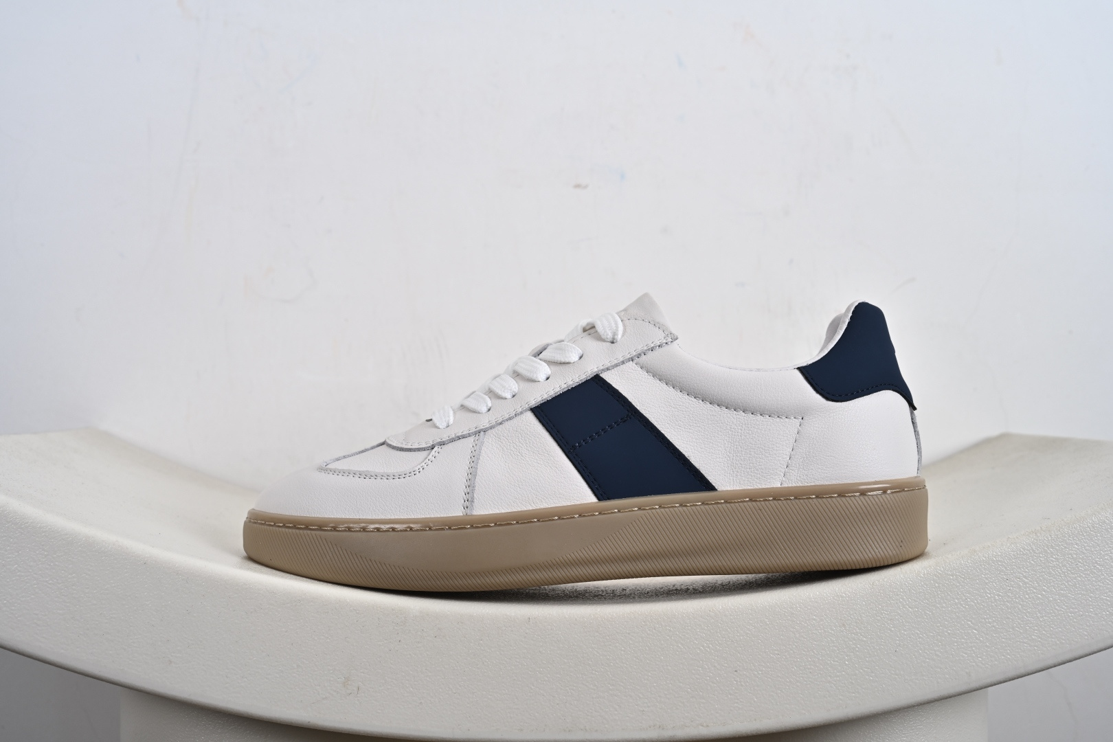 ECCO 爱步 新款时尚德训鞋休闲板鞋 632521