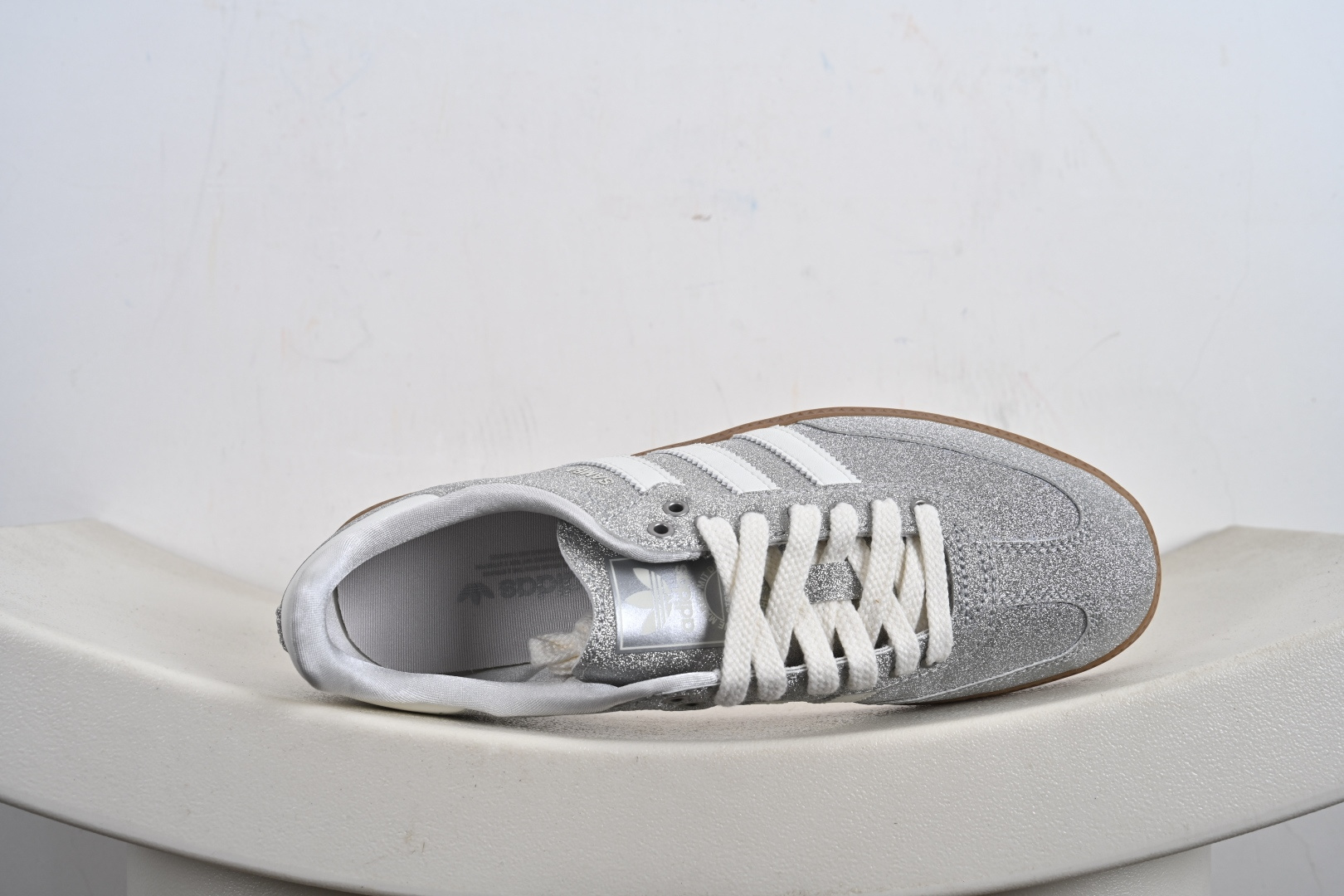 纳帕软皮版 Original Gazelle Trainers 瞪羚室内鞋系列低帮复古百搭休闲运动德训风板鞋 KI6264 纳帕软皮版 Original Gazelle Trainers 瞪羚室内鞋系列低帮复古百搭休闲运动德训风板鞋 KI6264