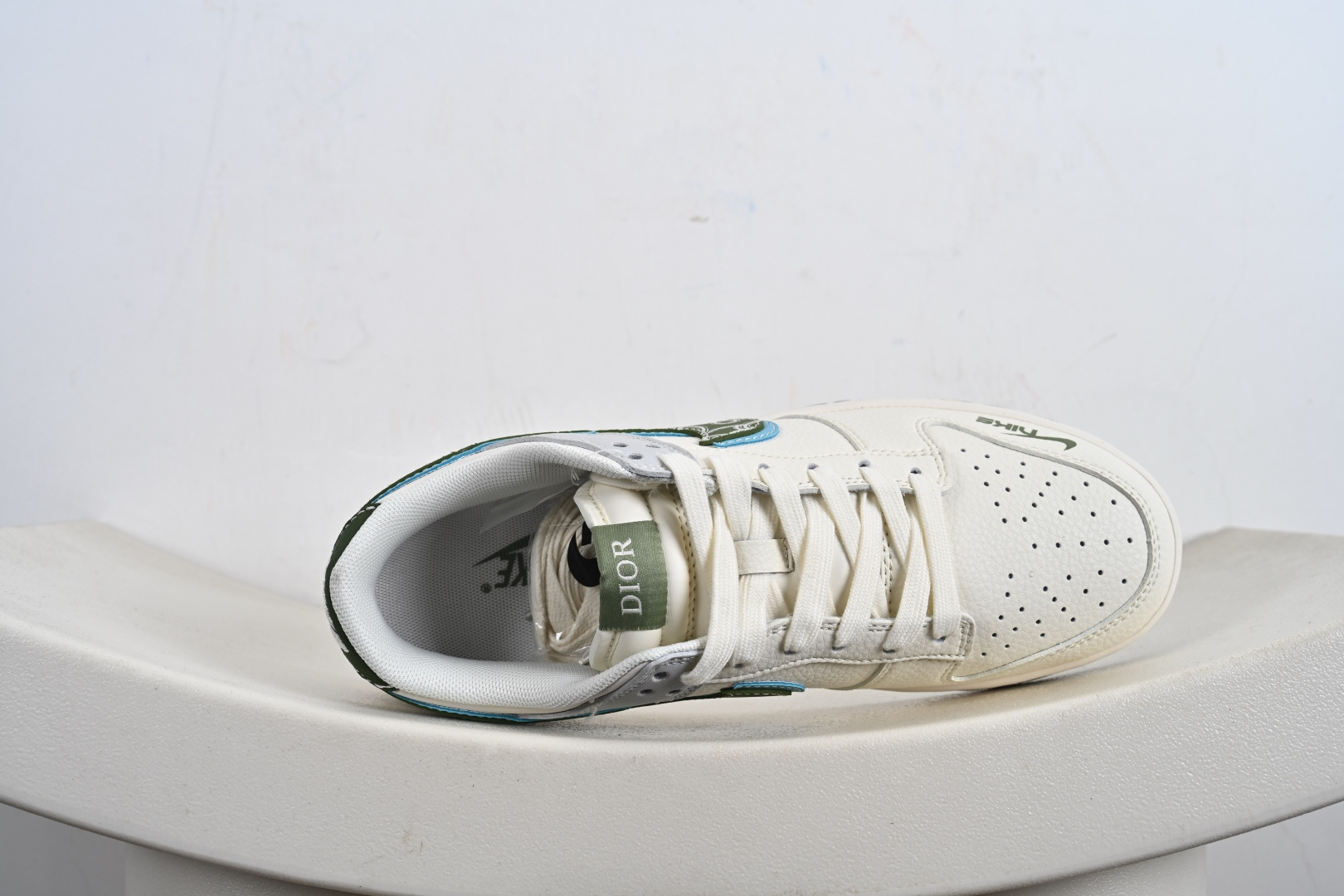 Dunk Low RETRO 联名款 HS2506-220