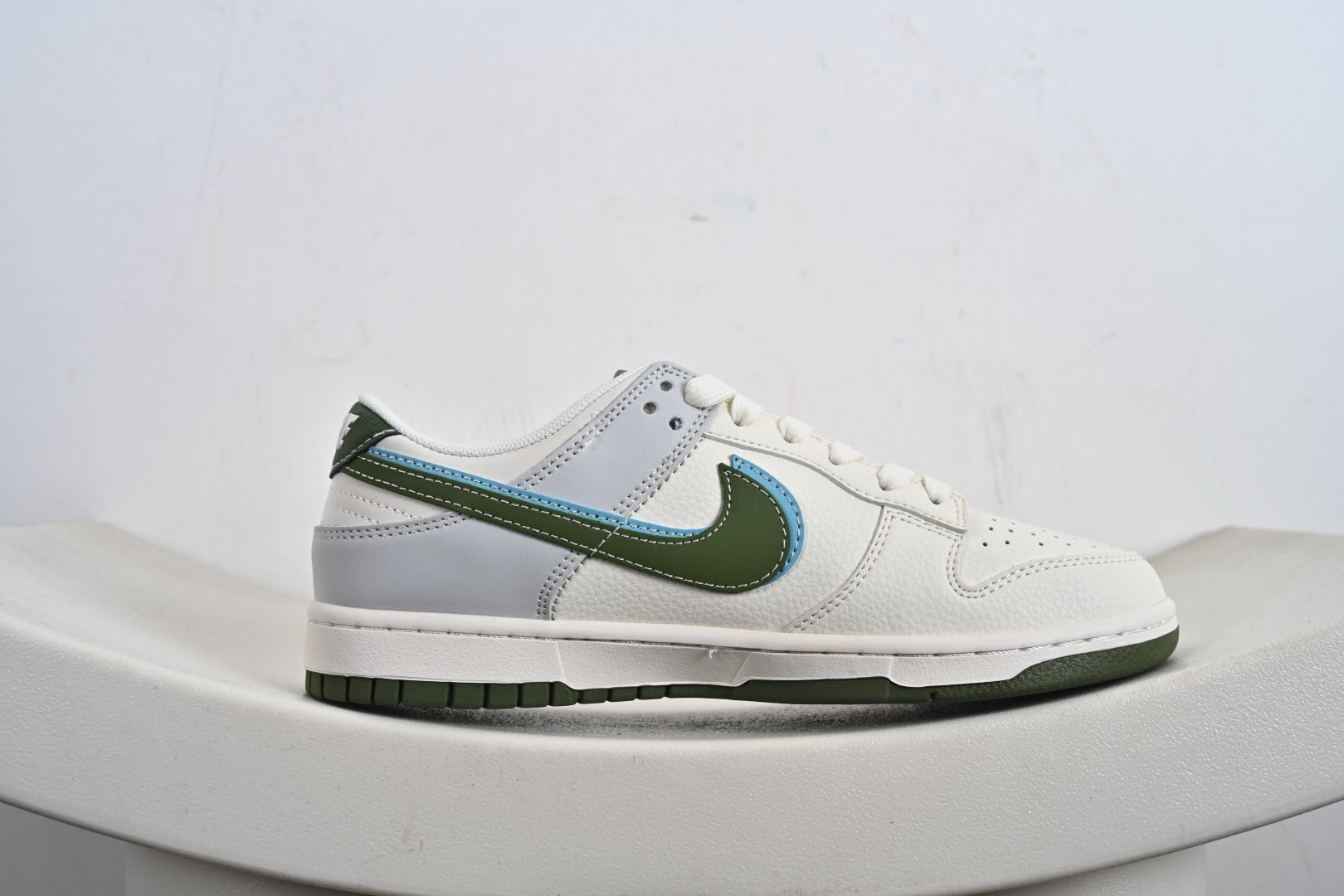 Dunk Low RETRO 联名款 HS2506-220