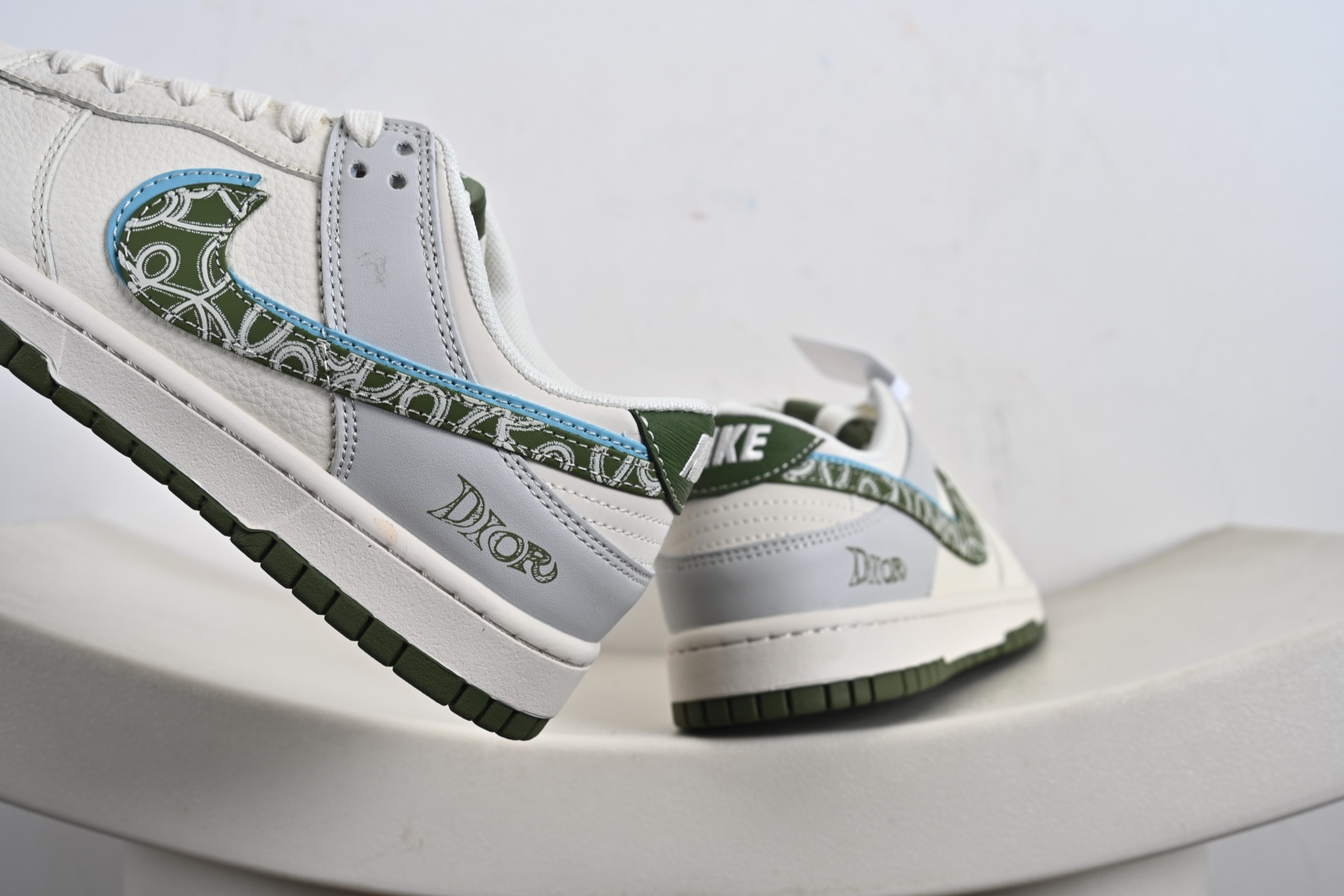 Dunk Low RETRO 联名款 HS2506-220