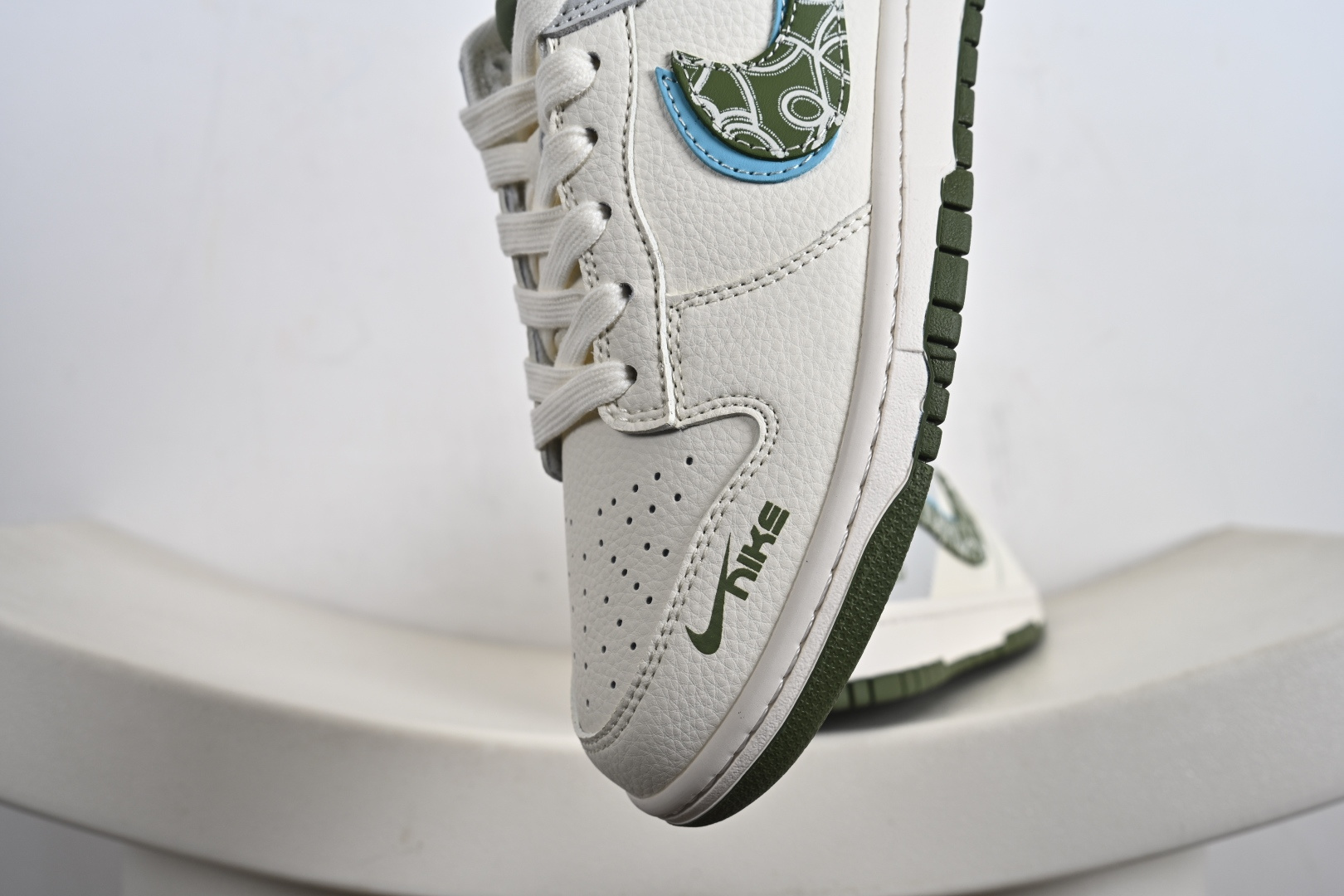 Dunk Low RETRO 联名款 HS2506-220
