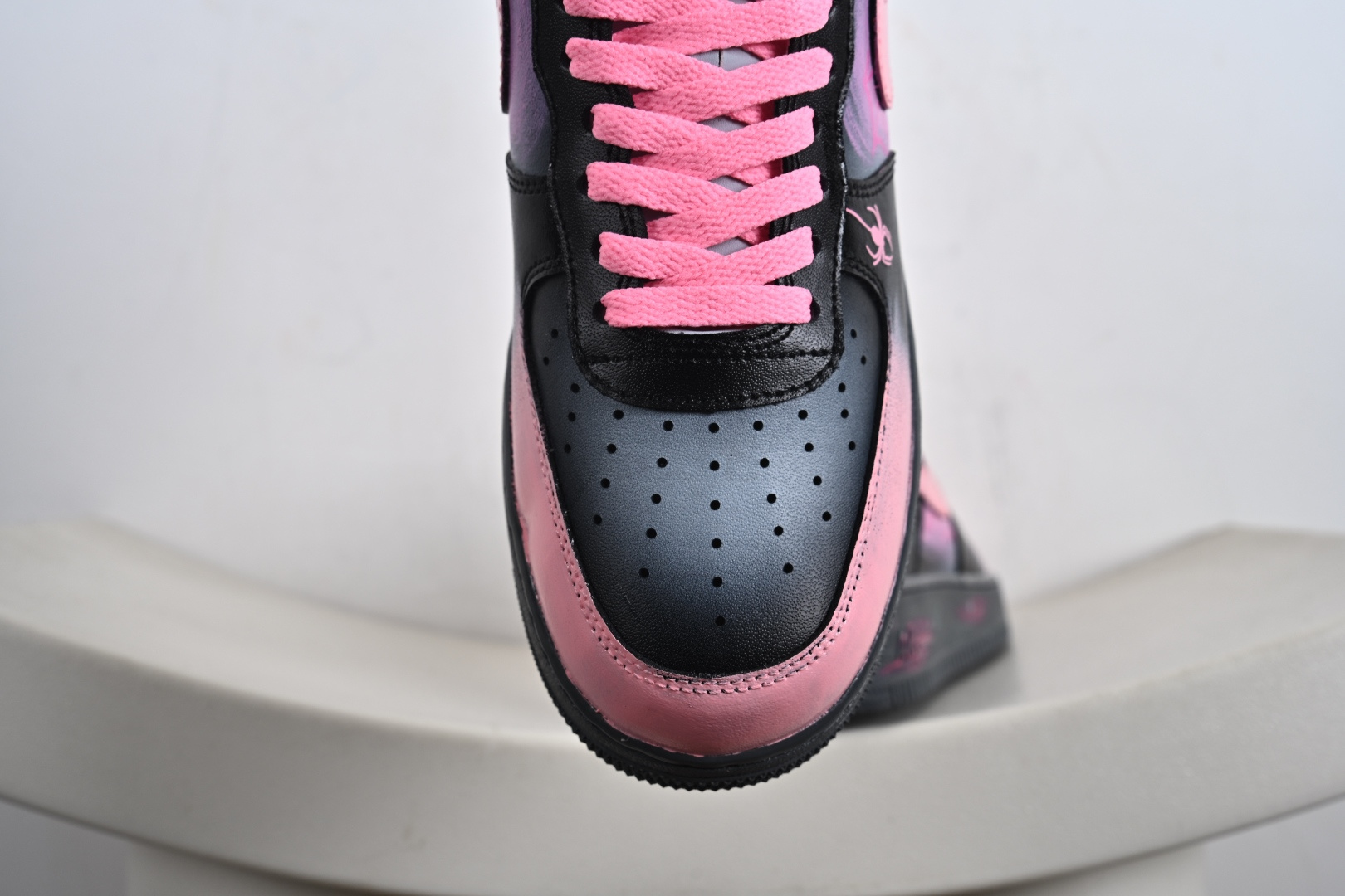 手绘涂鸦“粉电蛛影”Nike Air Force 1 “Pink electric spider shadow”空军一号定制板鞋 YD2425-011