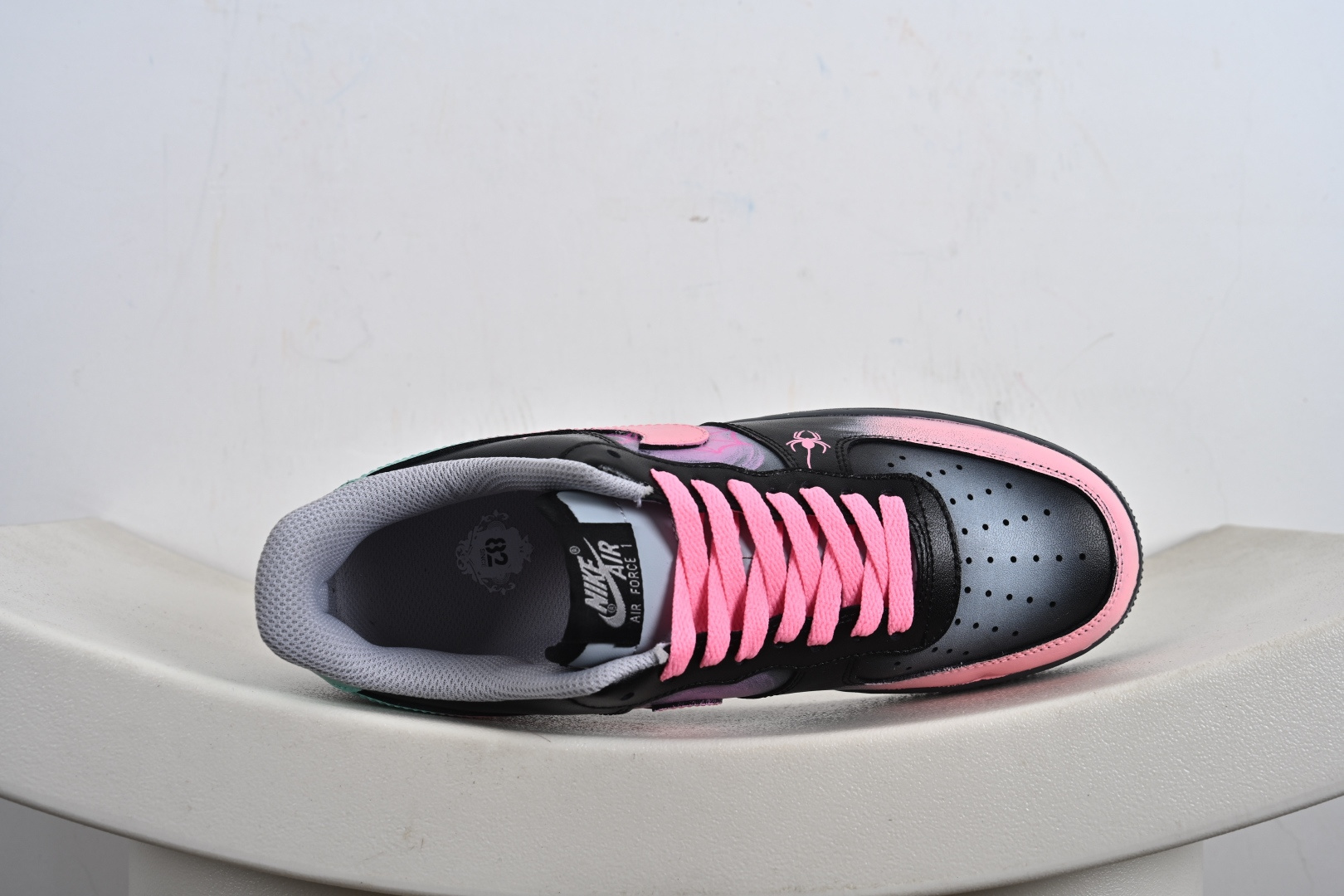 手绘涂鸦“粉电蛛影”Nike Air Force 1 “Pink electric spider shadow”空军一号定制板鞋 YD2425-011