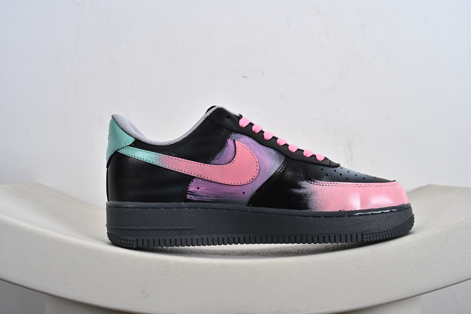 手绘涂鸦“粉电蛛影”Nike Air Force 1 “Pink electric spider shadow”空军一号定制板鞋 YD2425-011