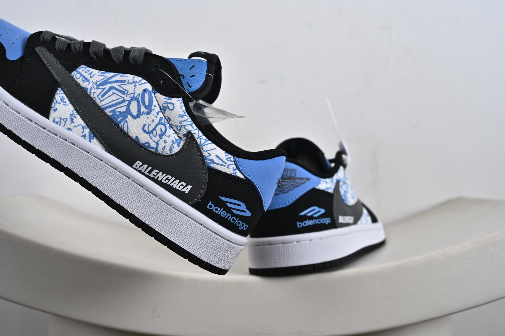 Travis Scott x Fragment Design x Air Jordan 1 Low SP AJ1 乔1 印花 低帮文化休闲板鞋 XD0798-306