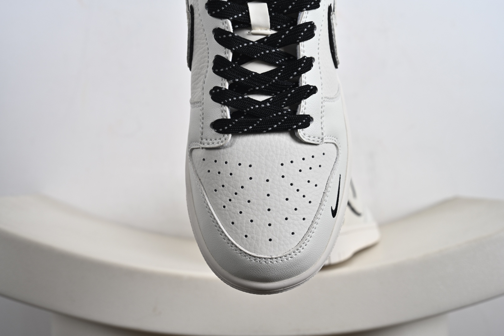 定制版 Nike SB Dunk Low 米白 周年高端定制 低帮休闲板鞋 CS1688-115 定制版 Nike SB Dunk Low 米白 周年高端定制 低帮休闲板鞋 CS1688-115