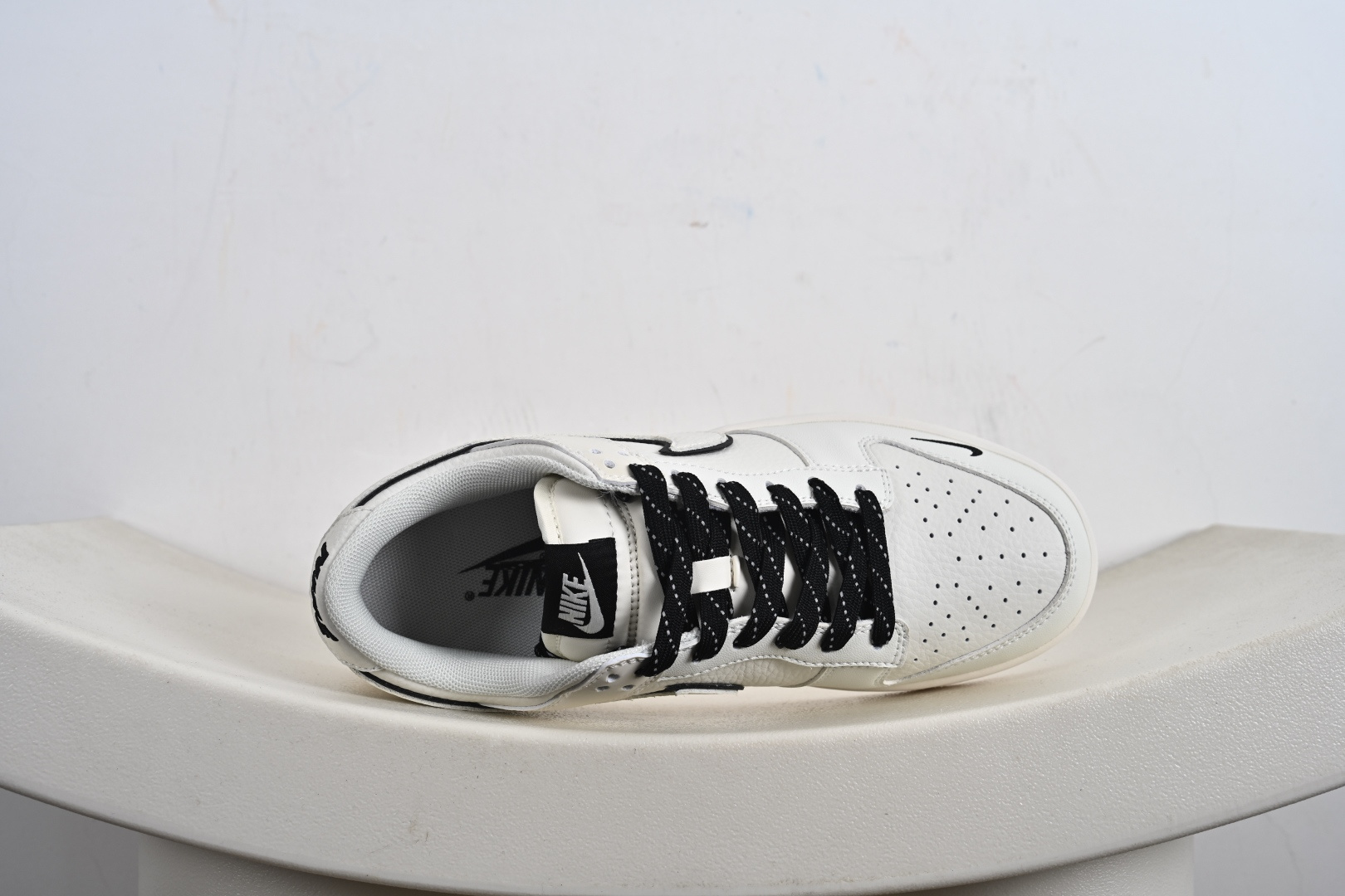 定制版 Nike SB Dunk Low 米白 周年高端定制 低帮休闲板鞋 CS1688-115 定制版 Nike SB Dunk Low 米白 周年高端定制 低帮休闲板鞋 CS1688-115