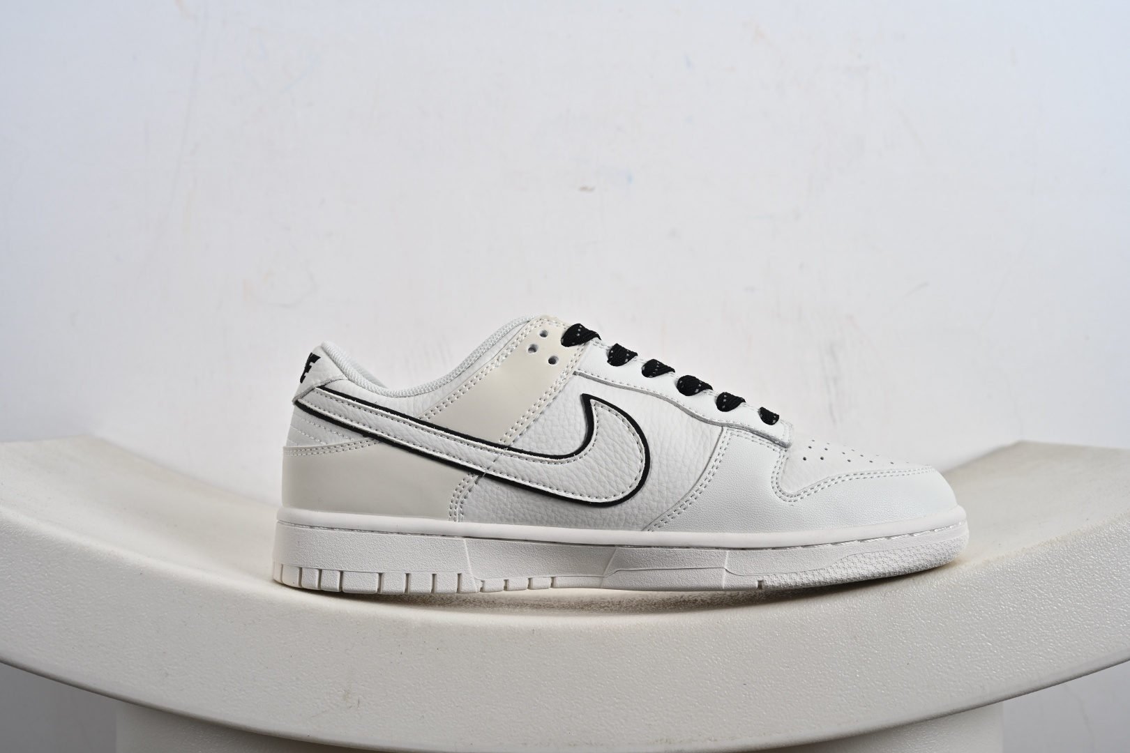 定制版 Nike SB Dunk Low 米白 周年高端定制 低帮休闲板鞋 CS1688-115 定制版 Nike SB Dunk Low 米白 周年高端定制 低帮休闲板鞋 CS1688-115