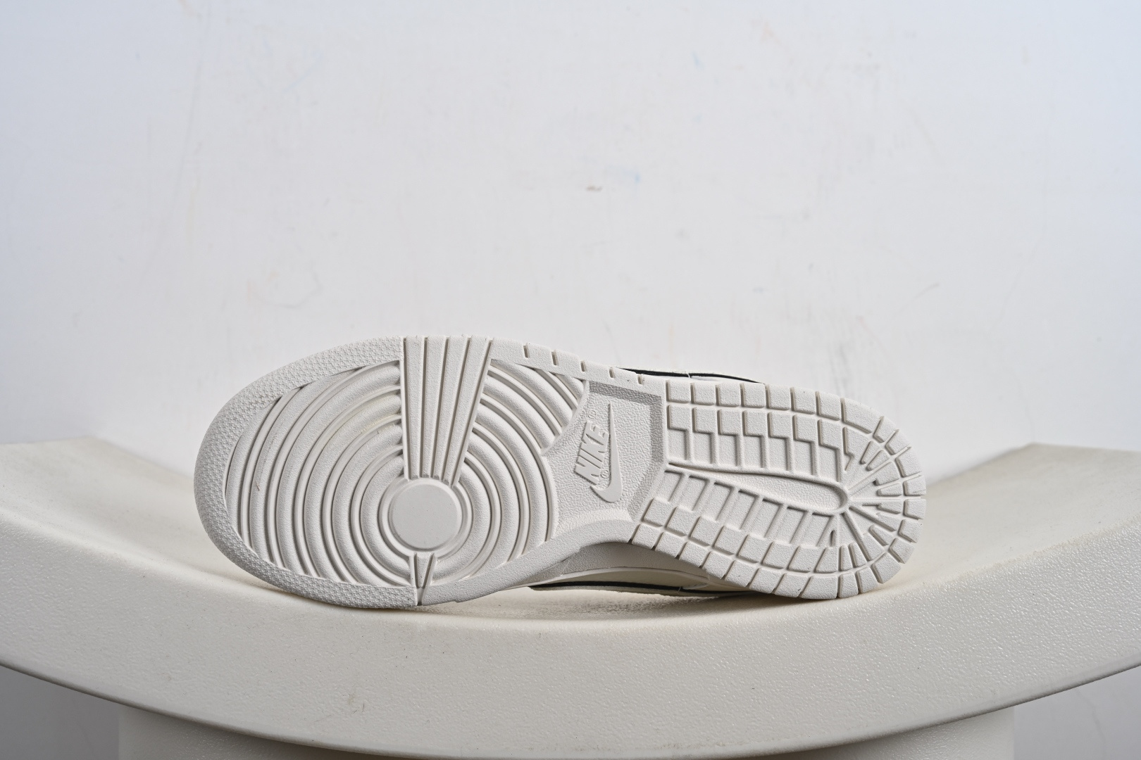 定制版 Nike SB Dunk Low 米白 周年高端定制 低帮休闲板鞋 CS1688-115 定制版 Nike SB Dunk Low 米白 周年高端定制 低帮休闲板鞋 CS1688-115