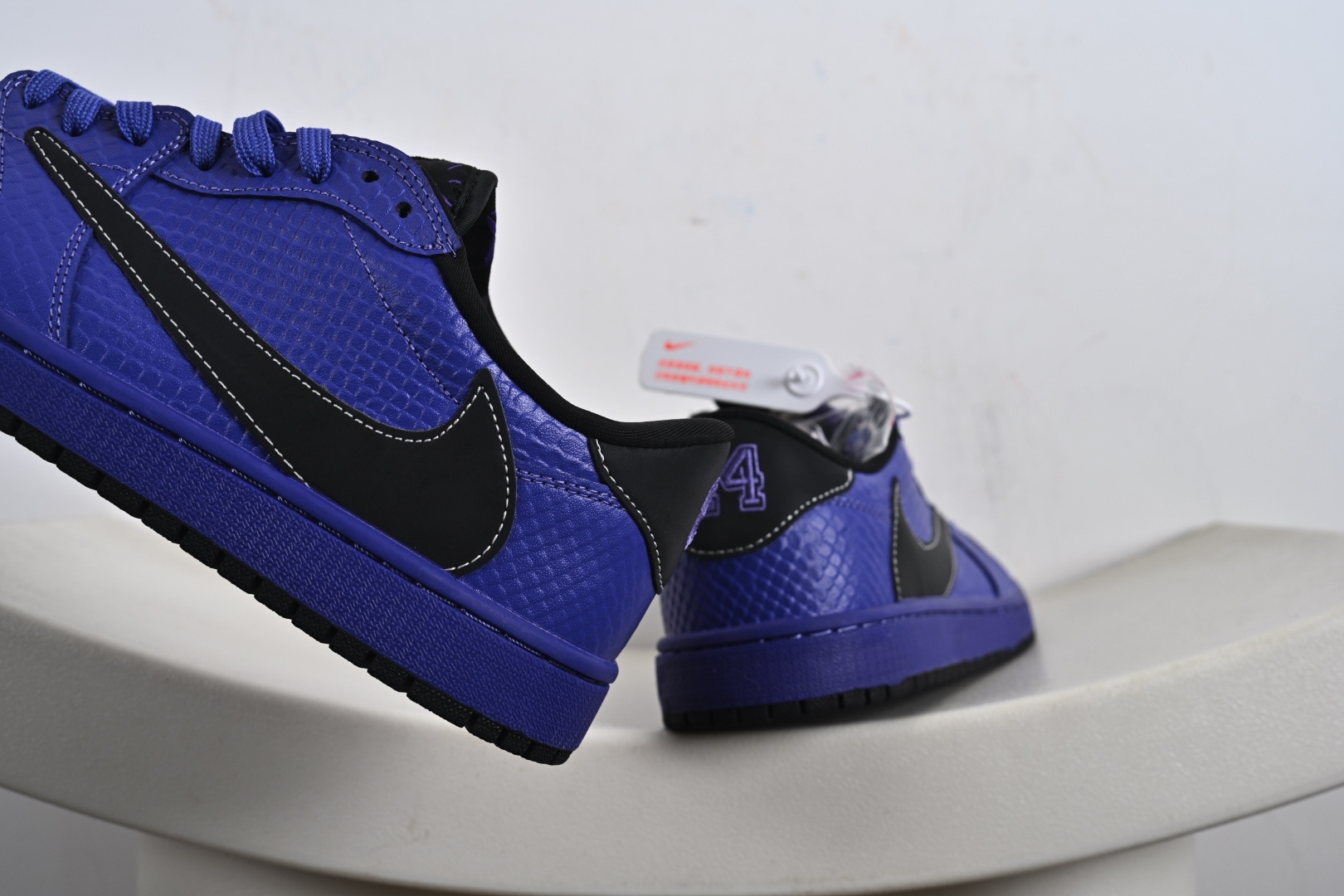 定制版 Travis Scott x Air Jordan 1 Low 乔丹1代低帮倒钩 LD2028-038 定制版 Travis Scott x Air Jordan 1 Low 乔丹1代低帮倒钩 LD2028-038