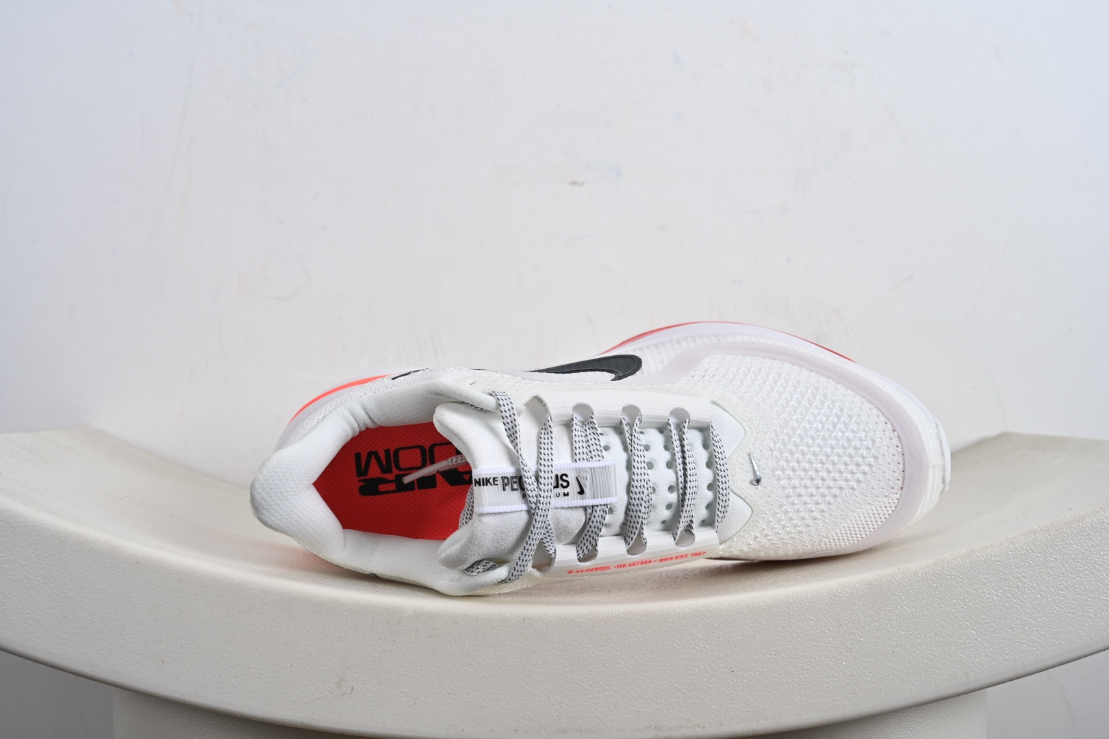 Nike Pegasus Premium Airscape 舒适百搭减震防滑耐磨透气 低帮跑步鞋 白红 HQ2592-101