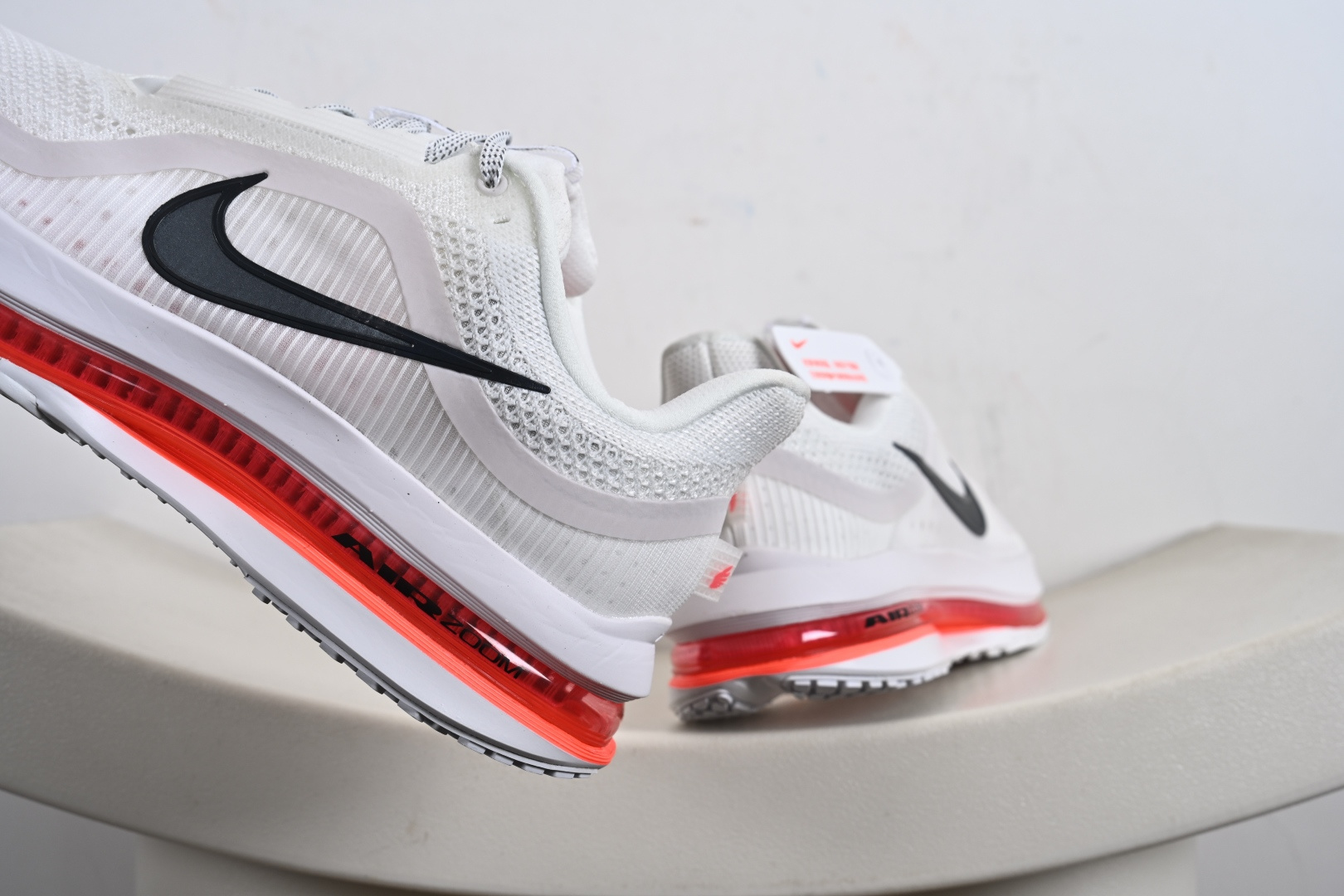 Nike Pegasus Premium Airscape 舒适百搭减震防滑耐磨透气 低帮跑步鞋 白红 HQ2592-101