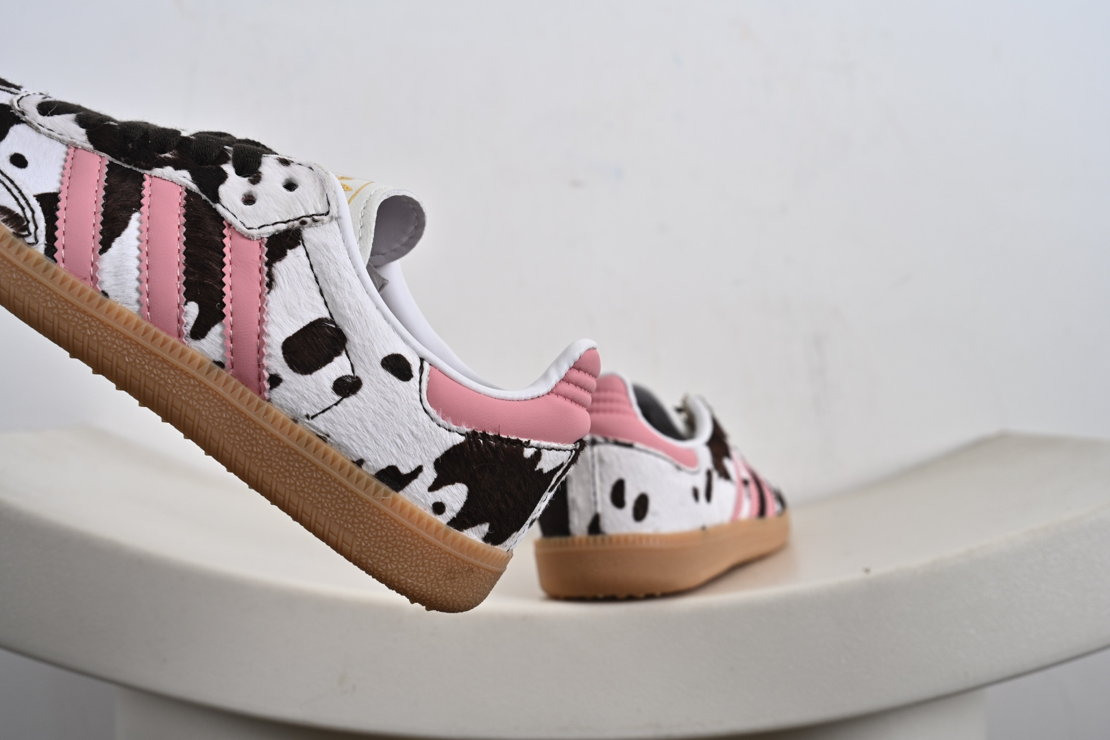 170 Adidas SAMBA W 三叶草休闲防滑耐磨低帮板鞋 KK2239