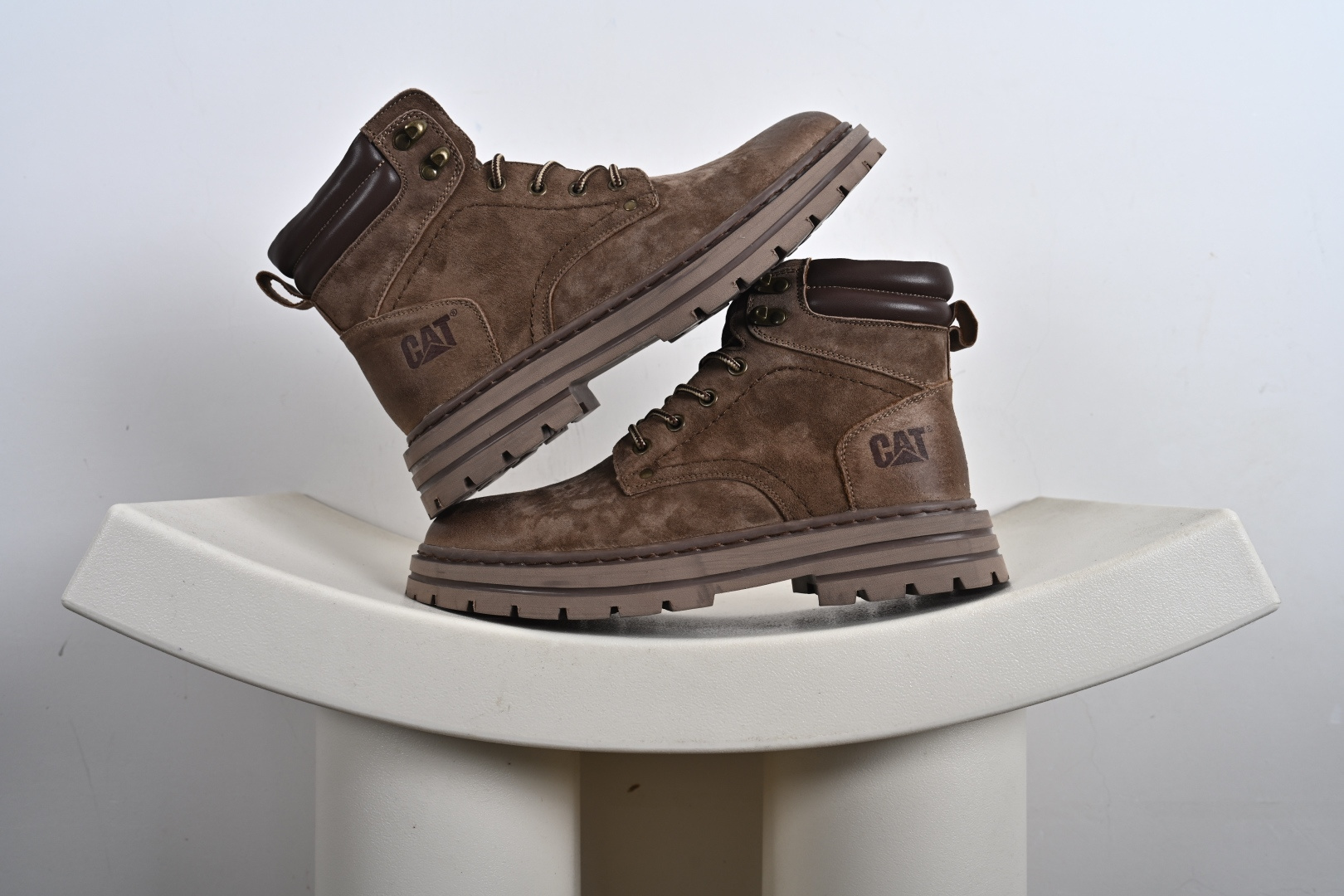 CAT/卡特 硬汉推土机品牌 秋季新款 EASE超轻系列高帮工装休闲鞋 P726536