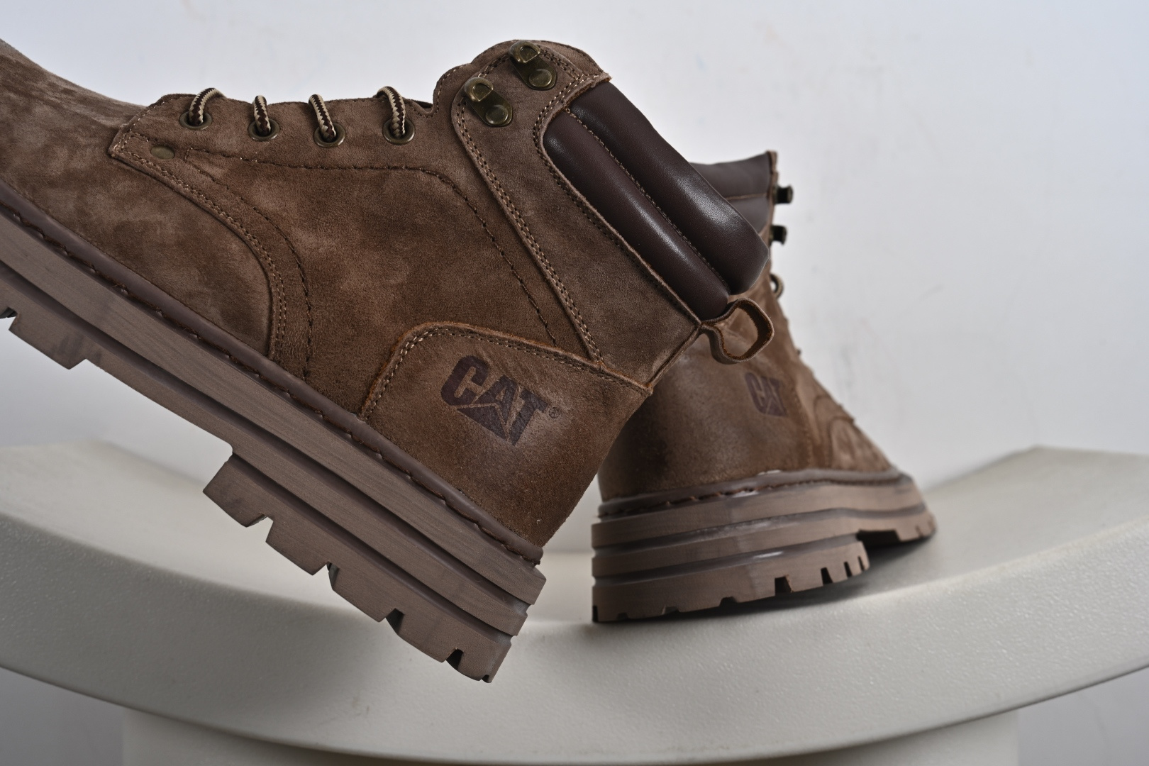 CAT/卡特 硬汉推土机品牌 秋季新款 EASE超轻系列高帮工装休闲鞋 P726536