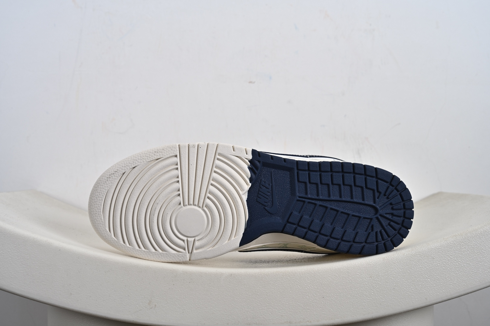 Nike SB Dunk Low LV联名 米蓝印花 低帮休闲板鞋 HT5088-610