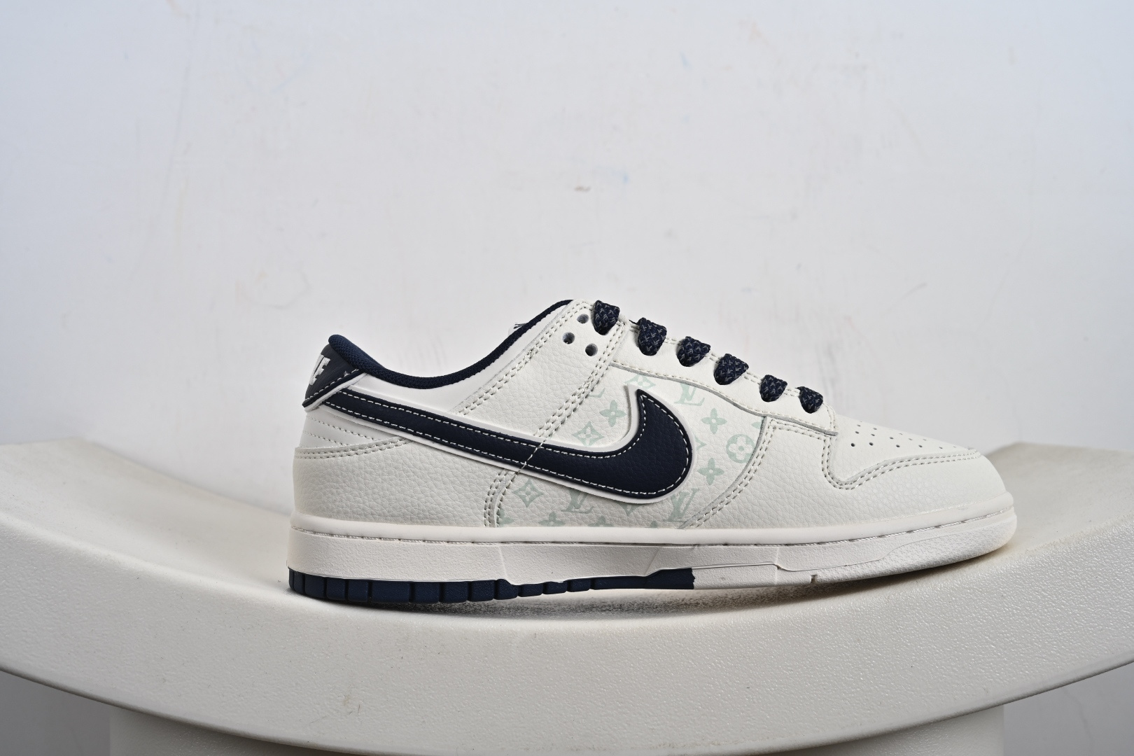Nike SB Dunk Low LV联名 米蓝印花 低帮休闲板鞋 HT5088-610