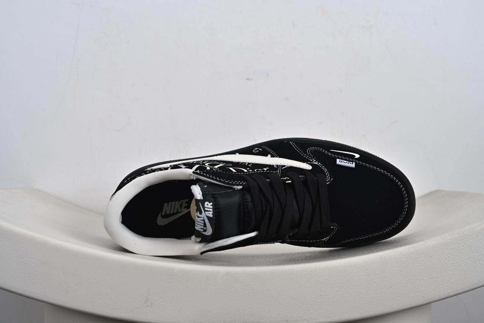 Dior x Air Jordan 1 Low 字母黑白线 LD2025-036