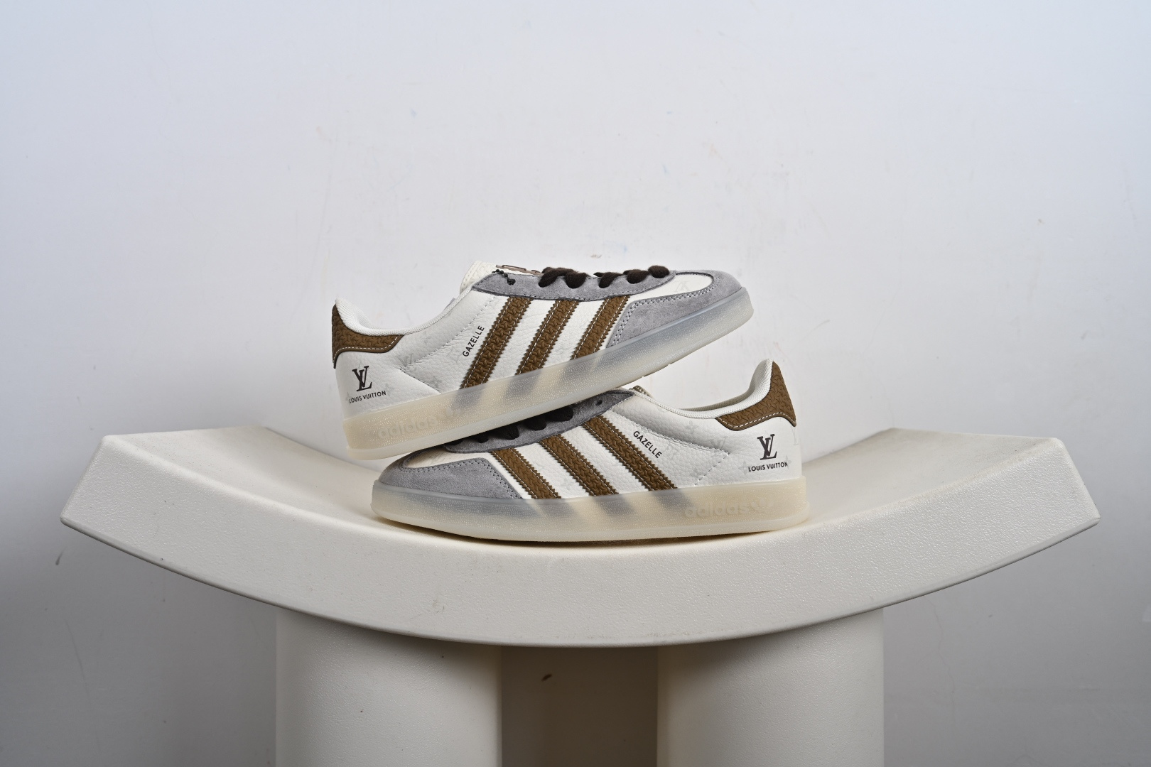 Adidas SAMBA 德训鞋 高端定制桑巴系列 低帮休闲板鞋 DM1234