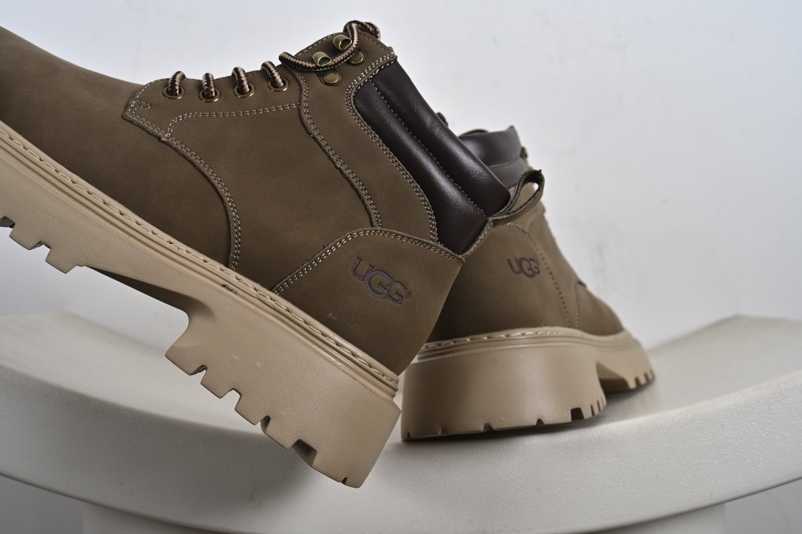 M Tasman Weather Hybrid UGG 2024秋冬新品 男士中帮休闲马丁靴系列 U5858