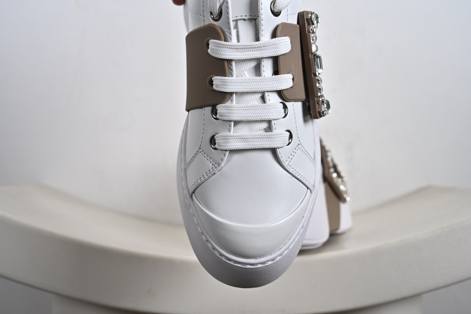 Roger Vivier罗杰维维亚 Viv Skate 小牛皮 圆头厚底 低帮 板鞋