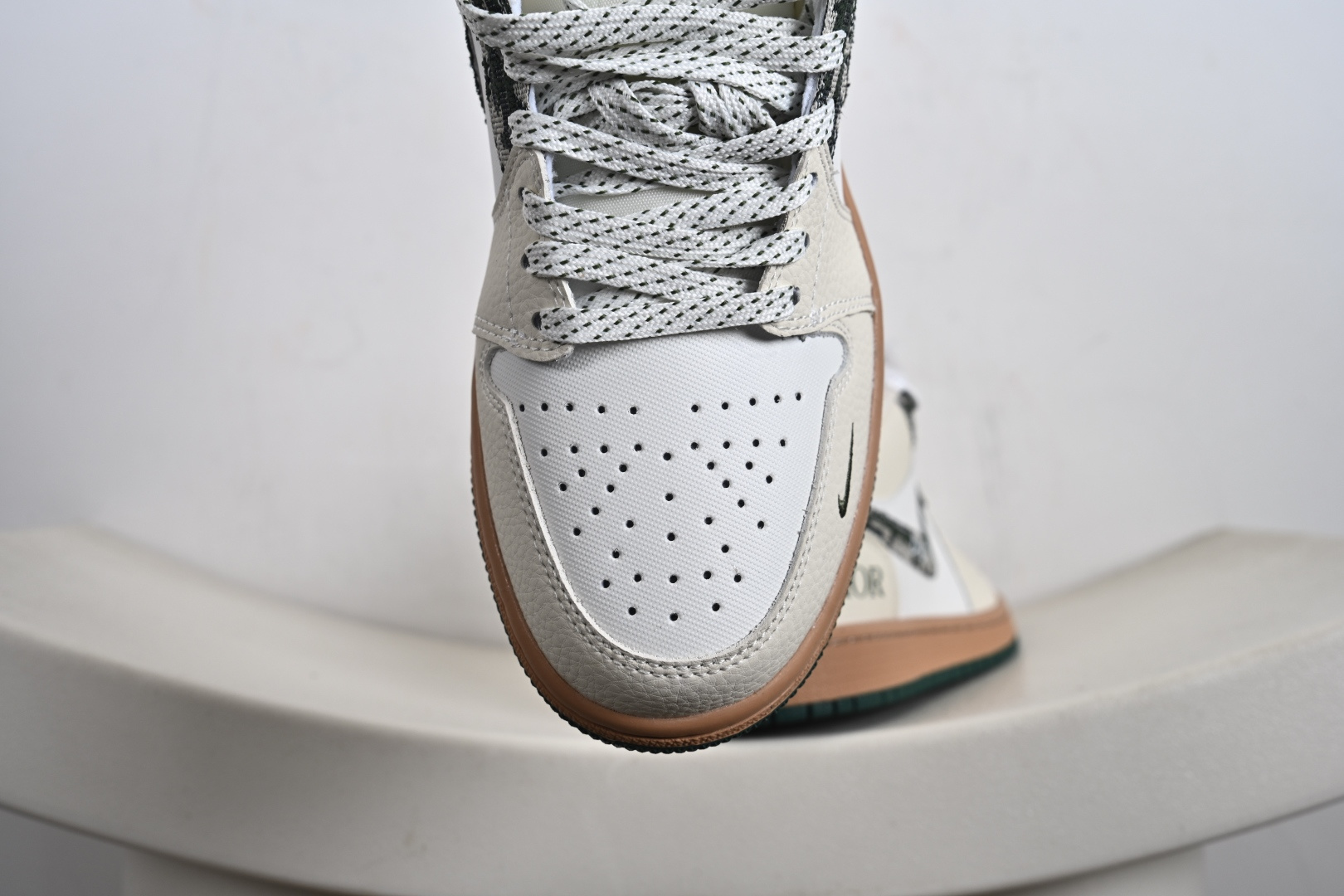 Nike Air Jordan 1 Low 定制配色 迪奥联名 定制AJ联名-高端定制 低帮复古文化板鞋 LR8888-013