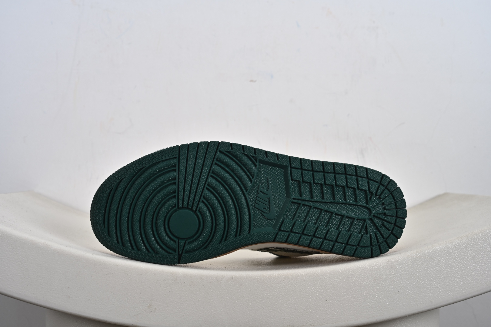 Nike Air Jordan 1 Low 定制配色 迪奥联名 定制AJ联名-高端定制 低帮复古文化板鞋 LR8888-013