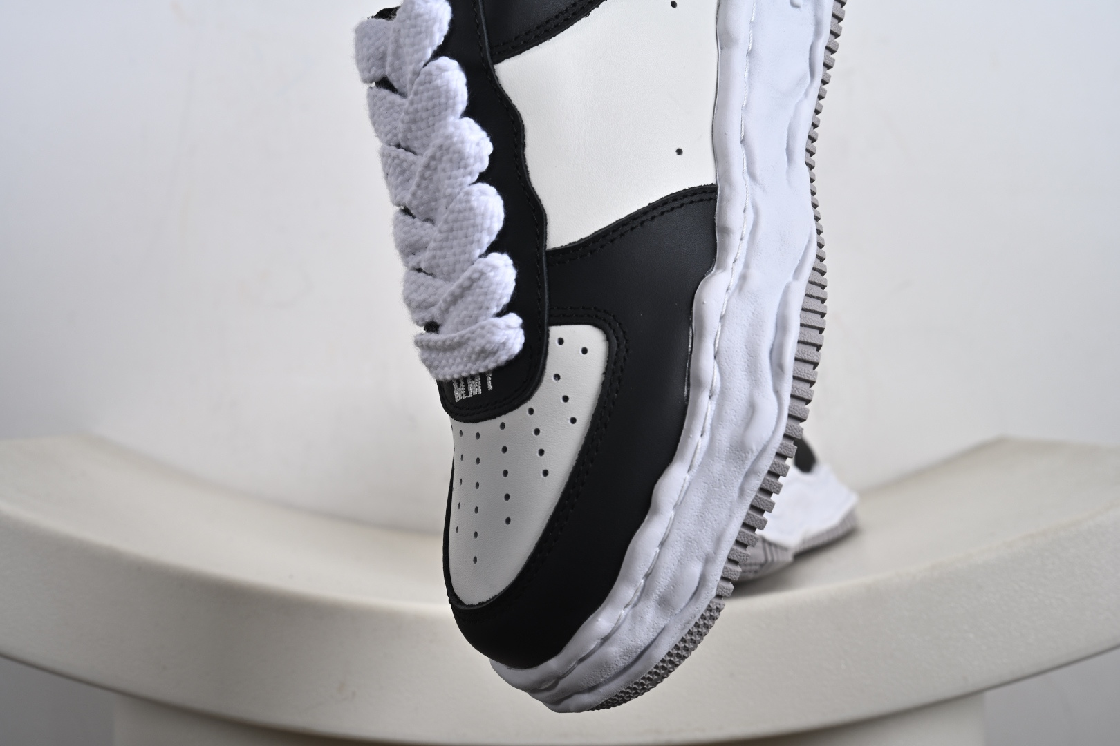 三原康裕MMY/Maison MIHARA YASUHIRO Wayne Original Sole Leather Low Sneaker版变形溶解雪糕底低帮百搭休闲运动板鞋