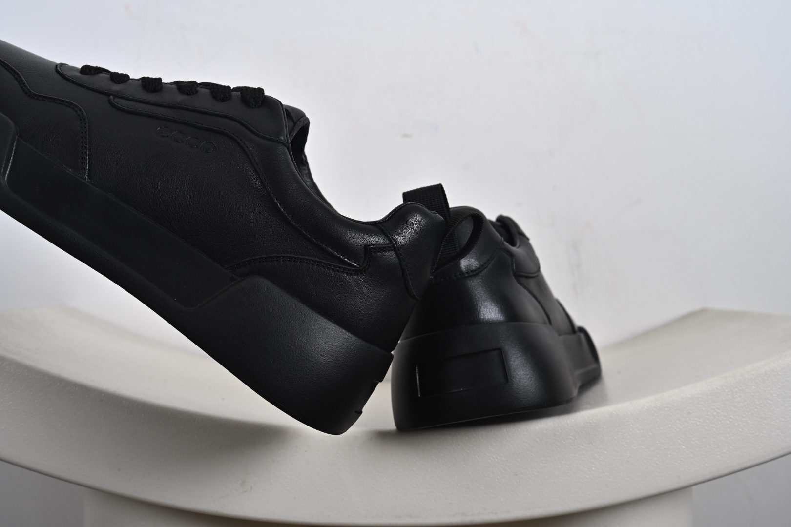 Ecco 爱步健步BIOMC 25周年新款百搭跑步健身鞋 635335-010-High Quatity Cheap Brand wholesale wholesaler seller Clothes Bags handbags Sneakers Top Fashion Clothing Shoes from China Factory Chinese suppliers best Quality Beautiful Price Ecco 爱步健步BIOMC 25周年新款百搭跑步健身鞋 635335-010