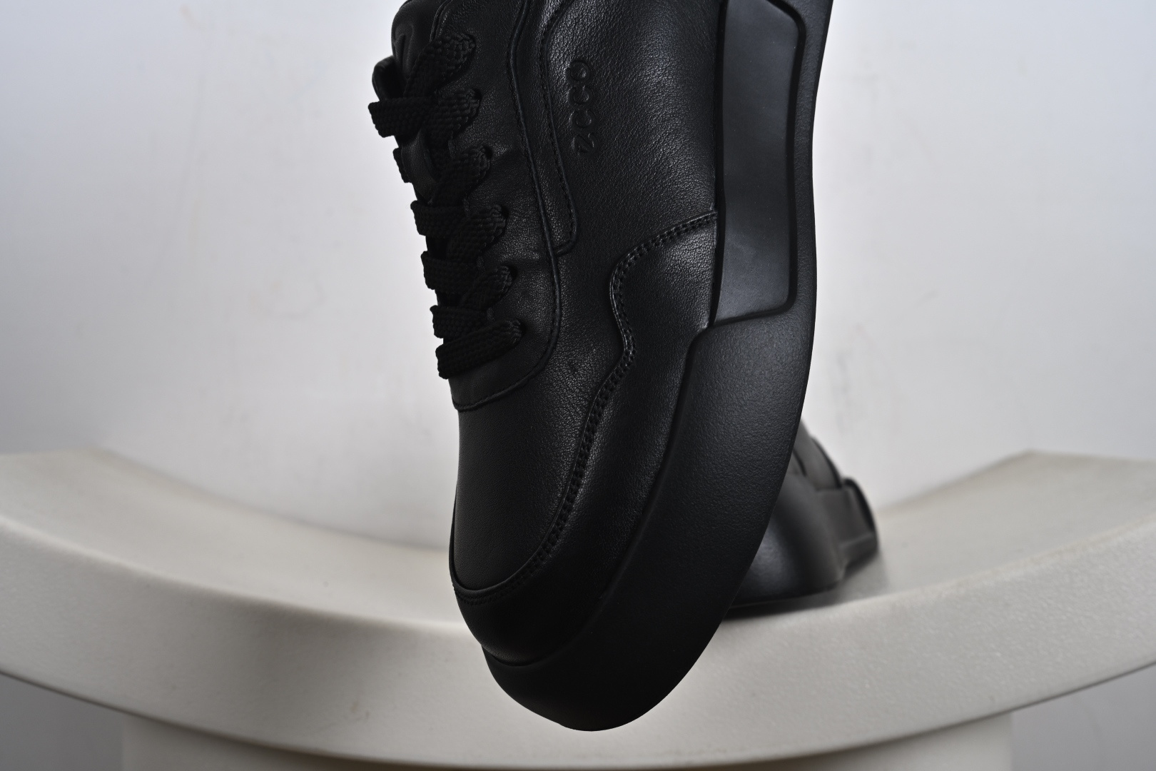 Ecco 爱步健步BIOMC 25周年新款百搭跑步健身鞋 635335-010-High Quatity Cheap Brand wholesale wholesaler seller Clothes Bags handbags Sneakers Top Fashion Clothing Shoes from China Factory Chinese suppliers best Quality Beautiful Price Ecco 爱步健步BIOMC 25周年新款百搭跑步健身鞋 635335-010